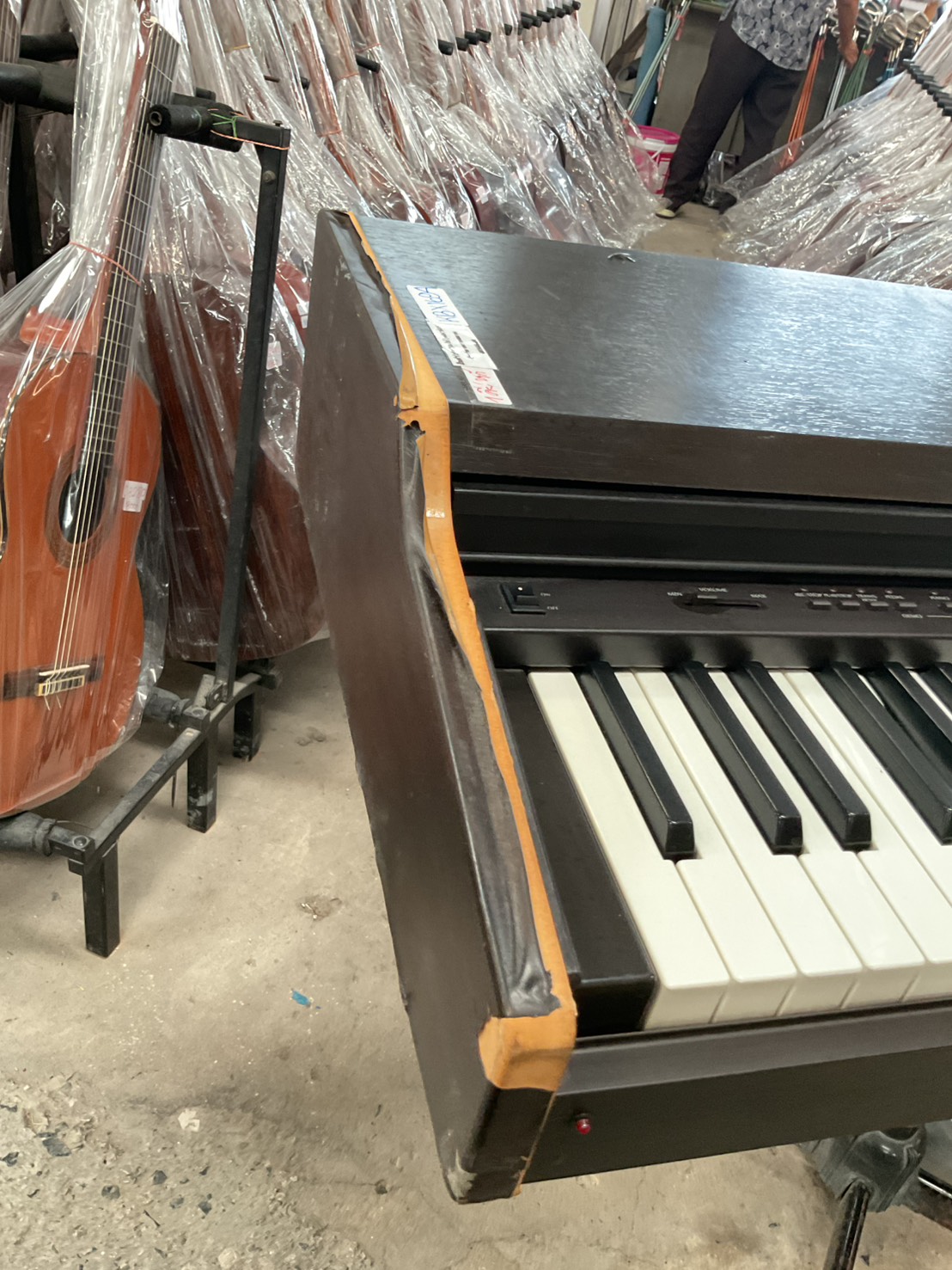 เปียโน COLUMBIA : EP-200T สินค้าไม่พร้อมใช้งาน (ต้องซ่อม)