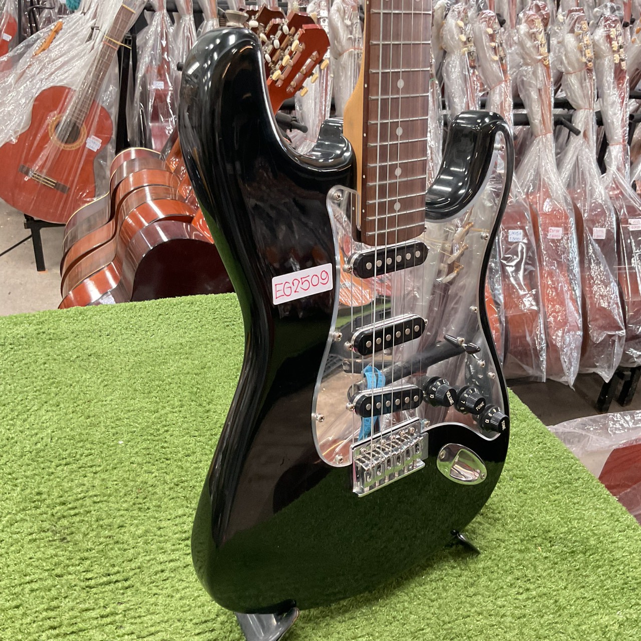 กีต้าร์ไฟฟ้า Mavis