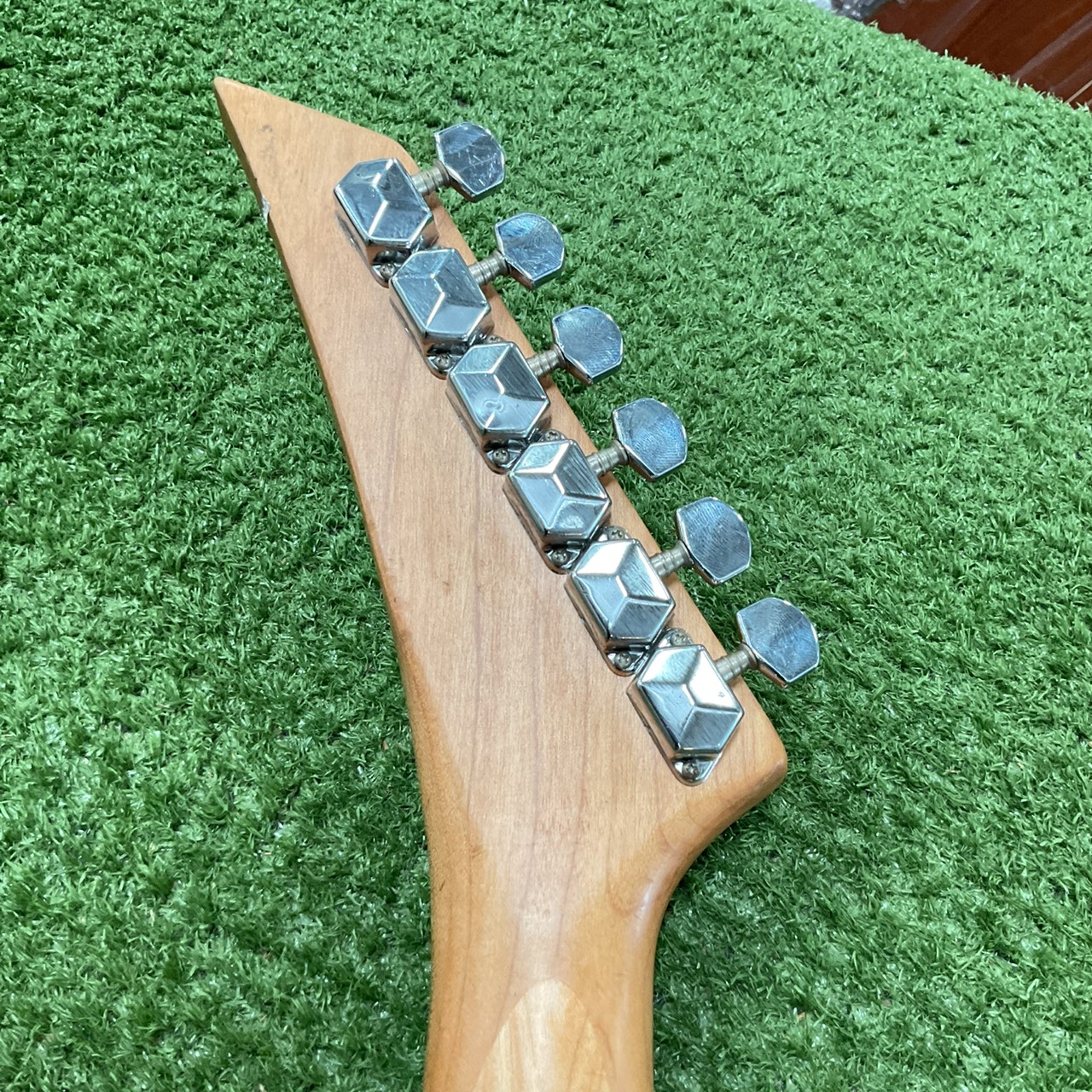 กีต้าร์ไฟฟ้า Ganion