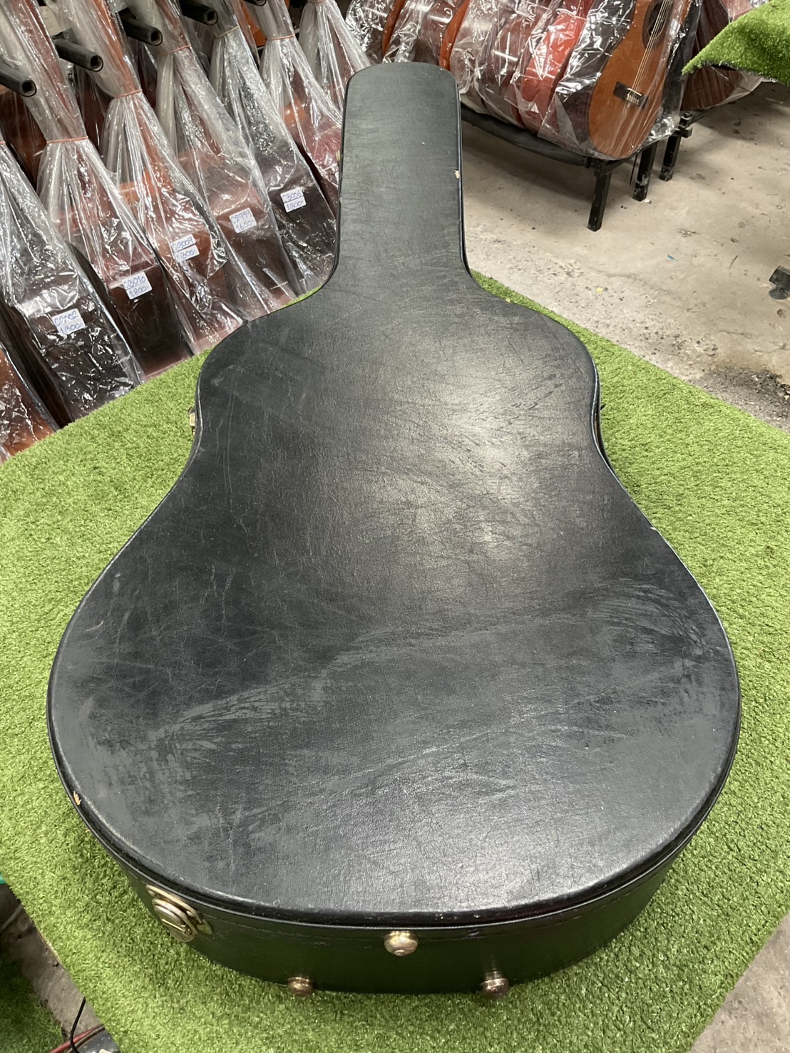 กล่องเคสกีต้าร์โปร่ง