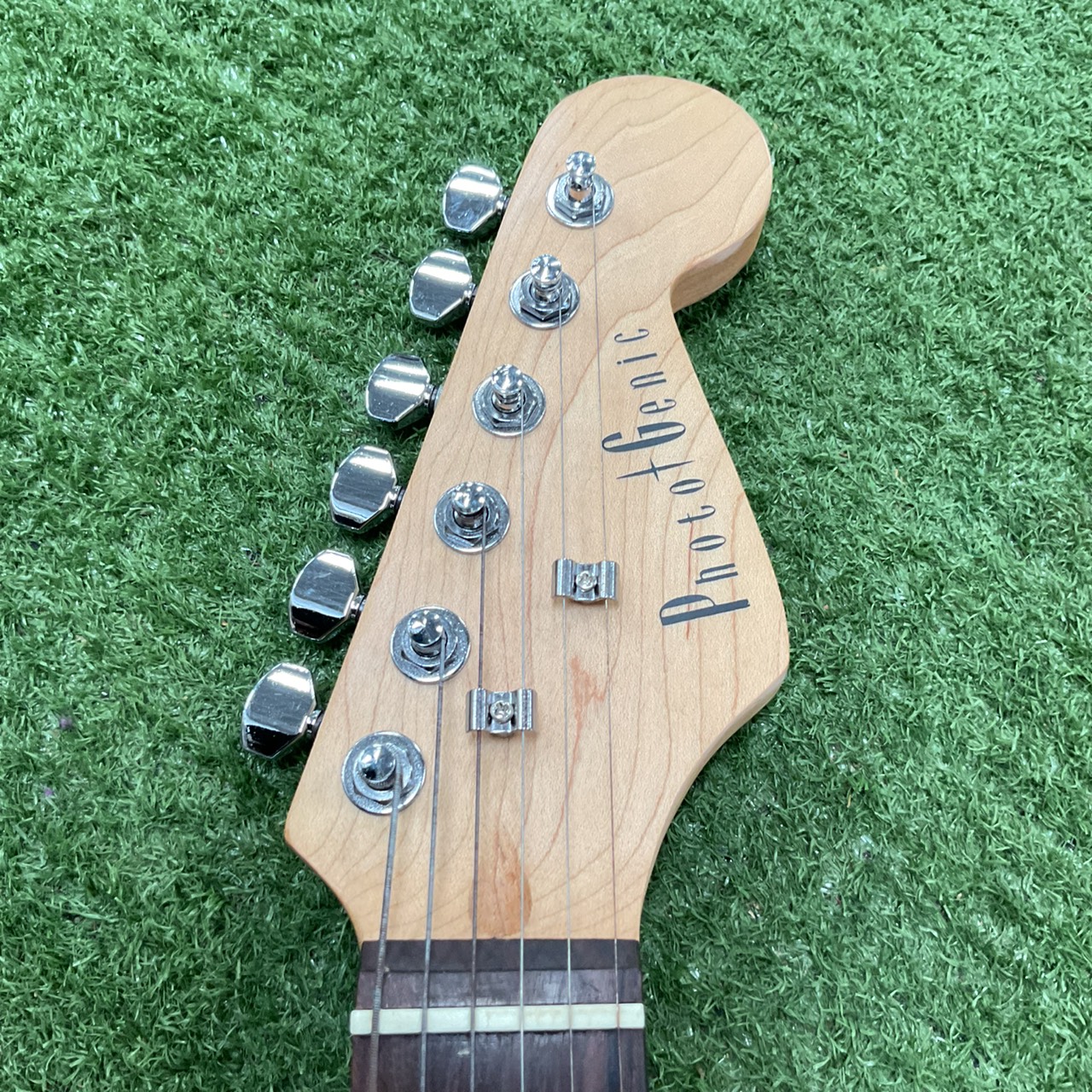 กีต้าร์ไฟฟ้า PhotoGenic