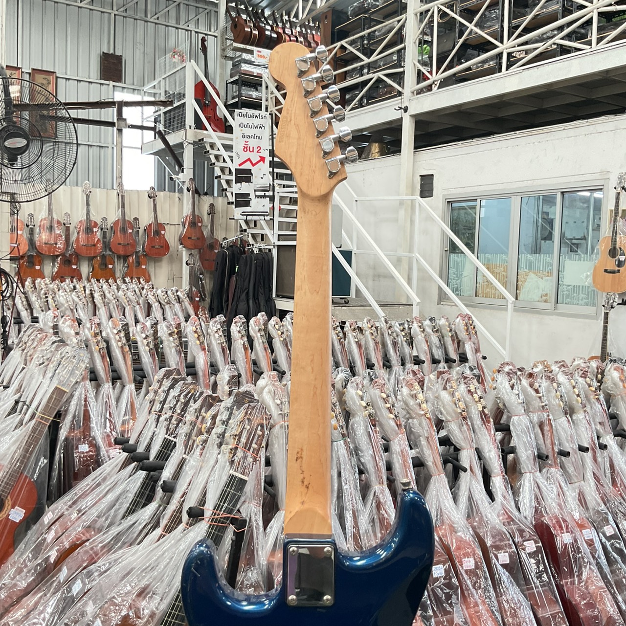 กีต้าร์ไฟฟ้า Legend