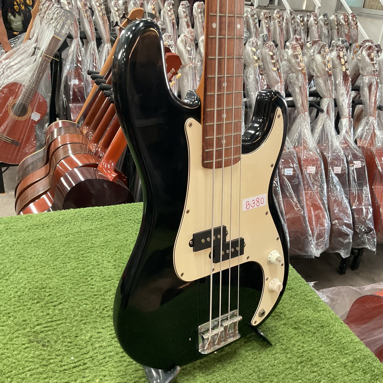 กีต้าร์เบส Flavor