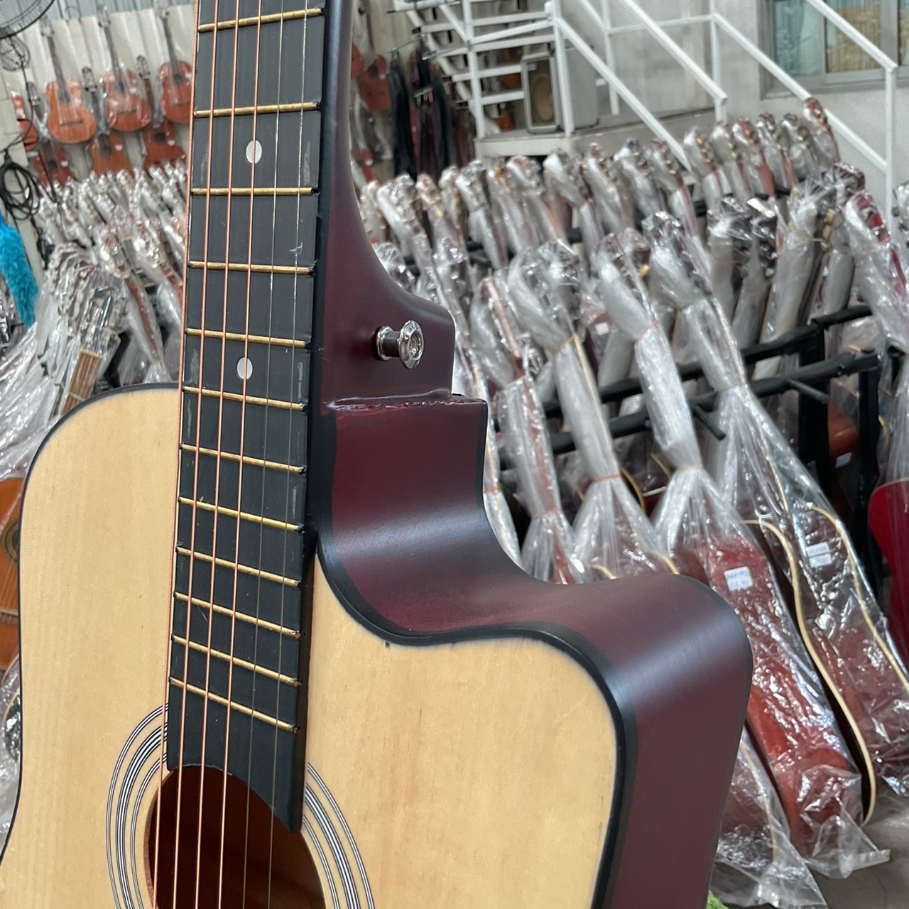 กีต้าร์โปร่ง FenLin