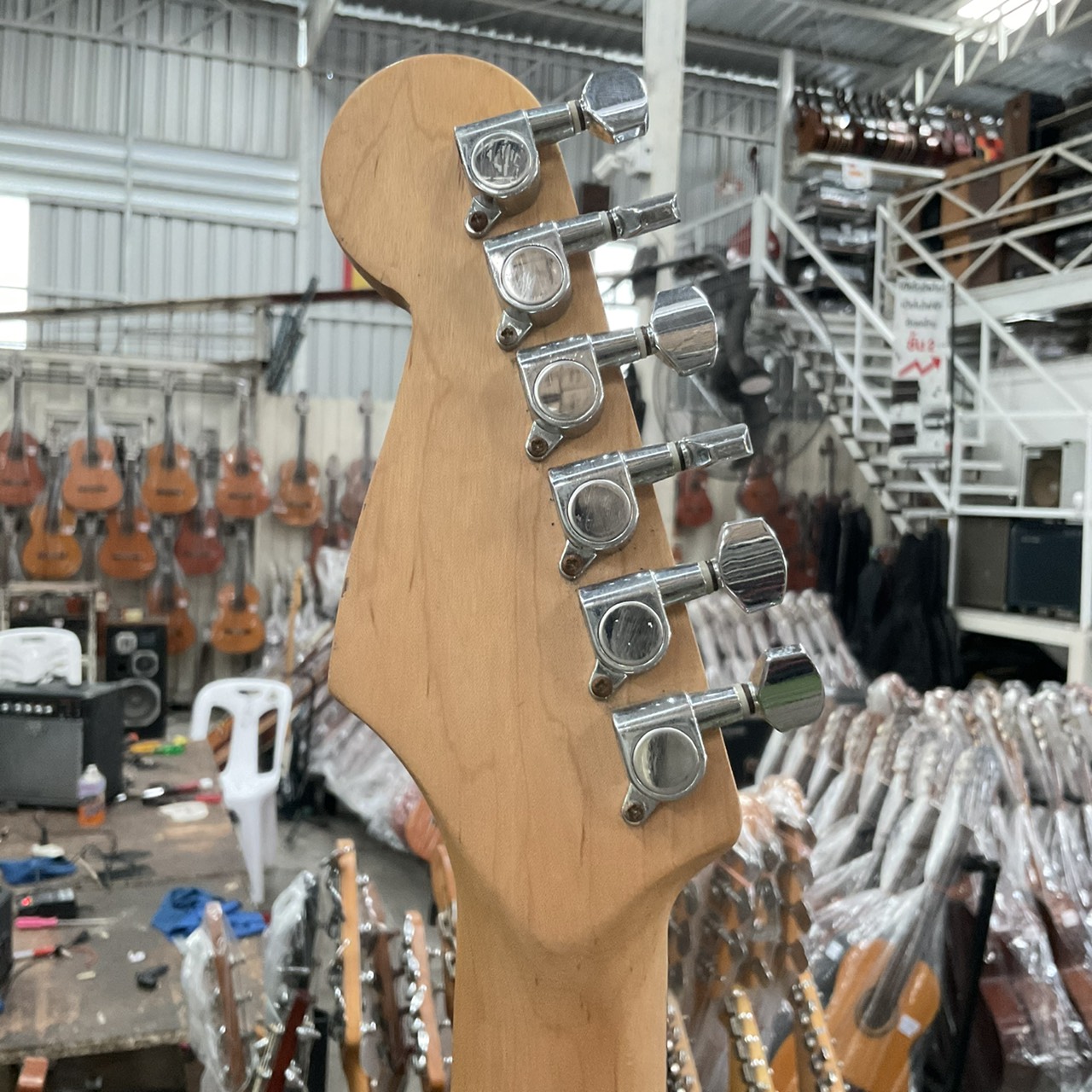 กีต้าร์ไฟฟ้า BUSKER'S