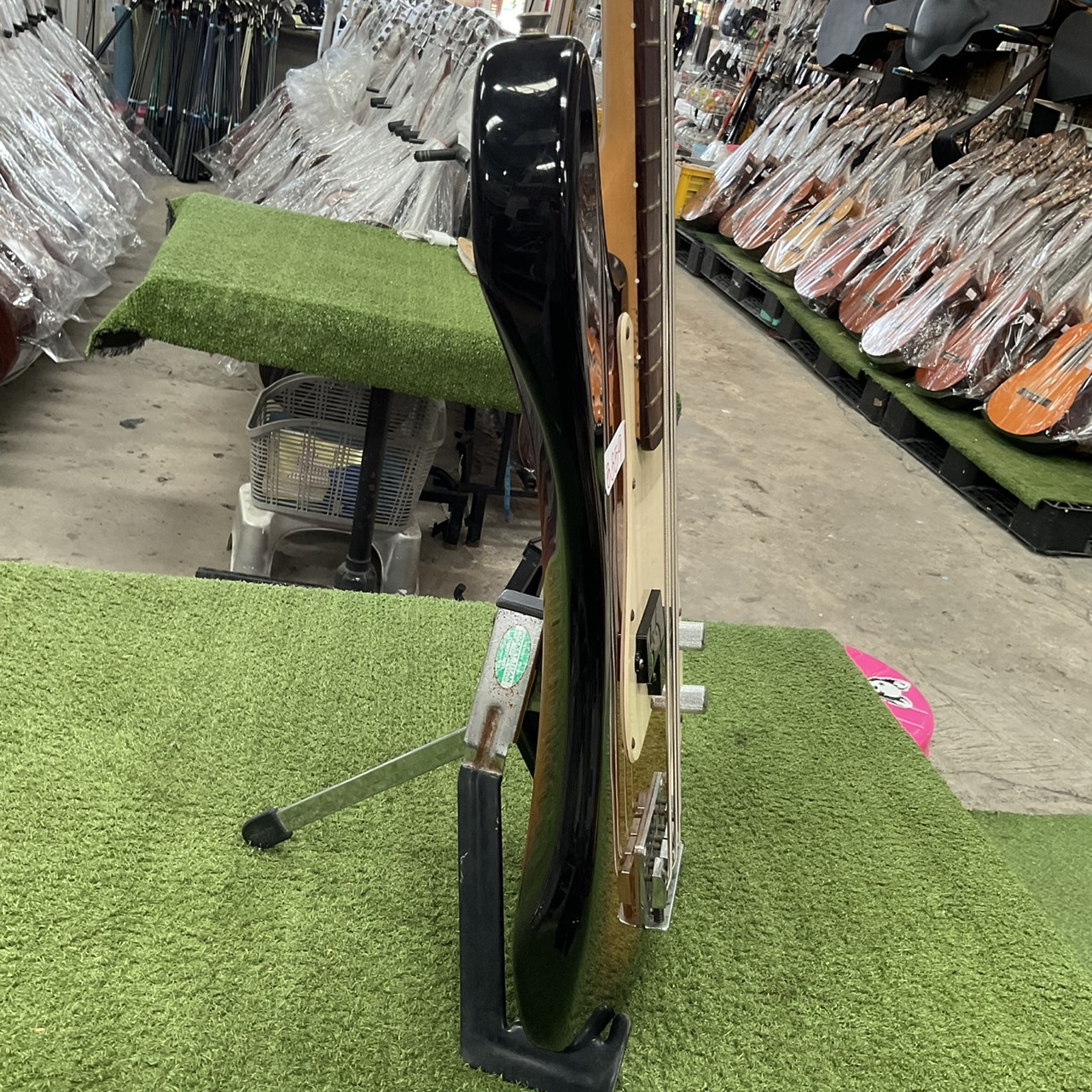 กีต้าร์เบส BROTHERS