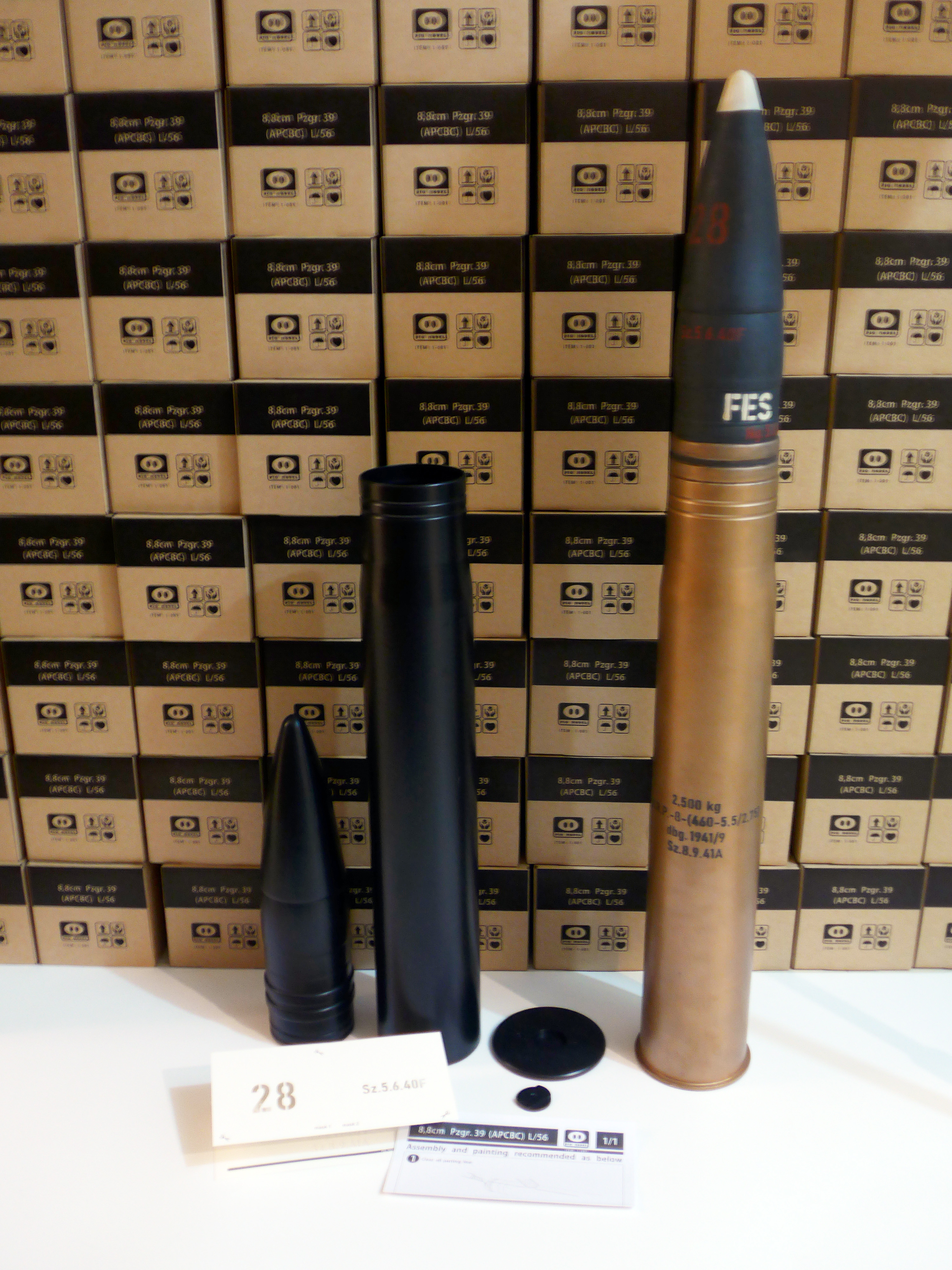 โมเดลกระสุนปืนใหญ่ ขนาด 1/1 8.8cm Pzgr.39 (APCBC) L/56Armor Piercing (ขนาดเท่าของจริง)