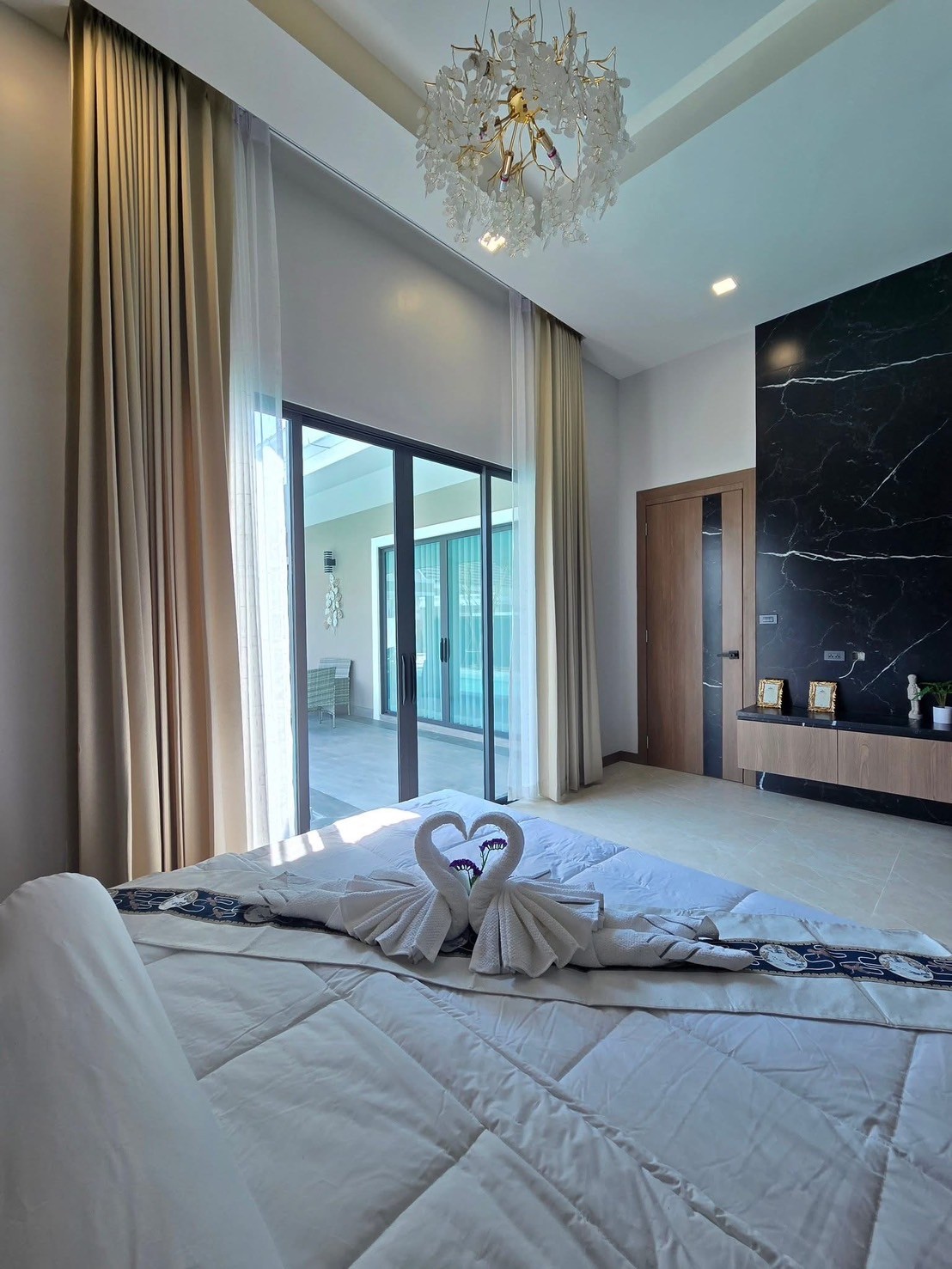 พรีเซลล์ พลูวิลล่าพัทยา บ้านมือ1 ซอยสยามคันทรีคลับ 3 ห้องนอน 4 ห้องน้ำ ตกแต่งพร้อมอยู่