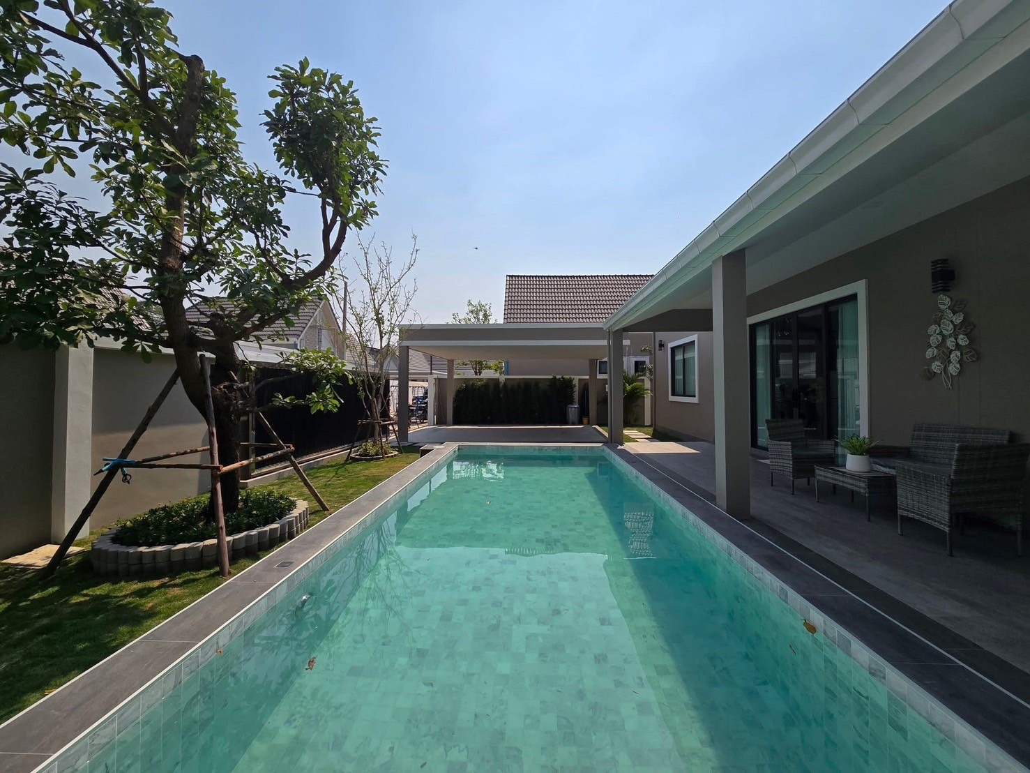 พรีเซลล์ พลูวิลล่าพัทยา บ้านมือ1 ซอยสยามคันทรีคลับ 3 ห้องนอน 4 ห้องน้ำ ตกแต่งพร้อมอยู่