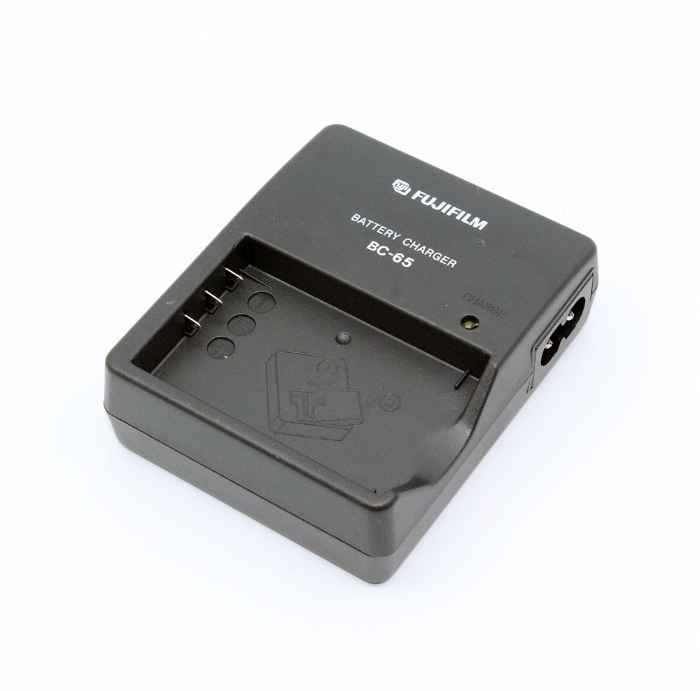 แท่นชาร์จแบตกล้อง Fuji รุ่น BC-65 (NP-60/NP120)