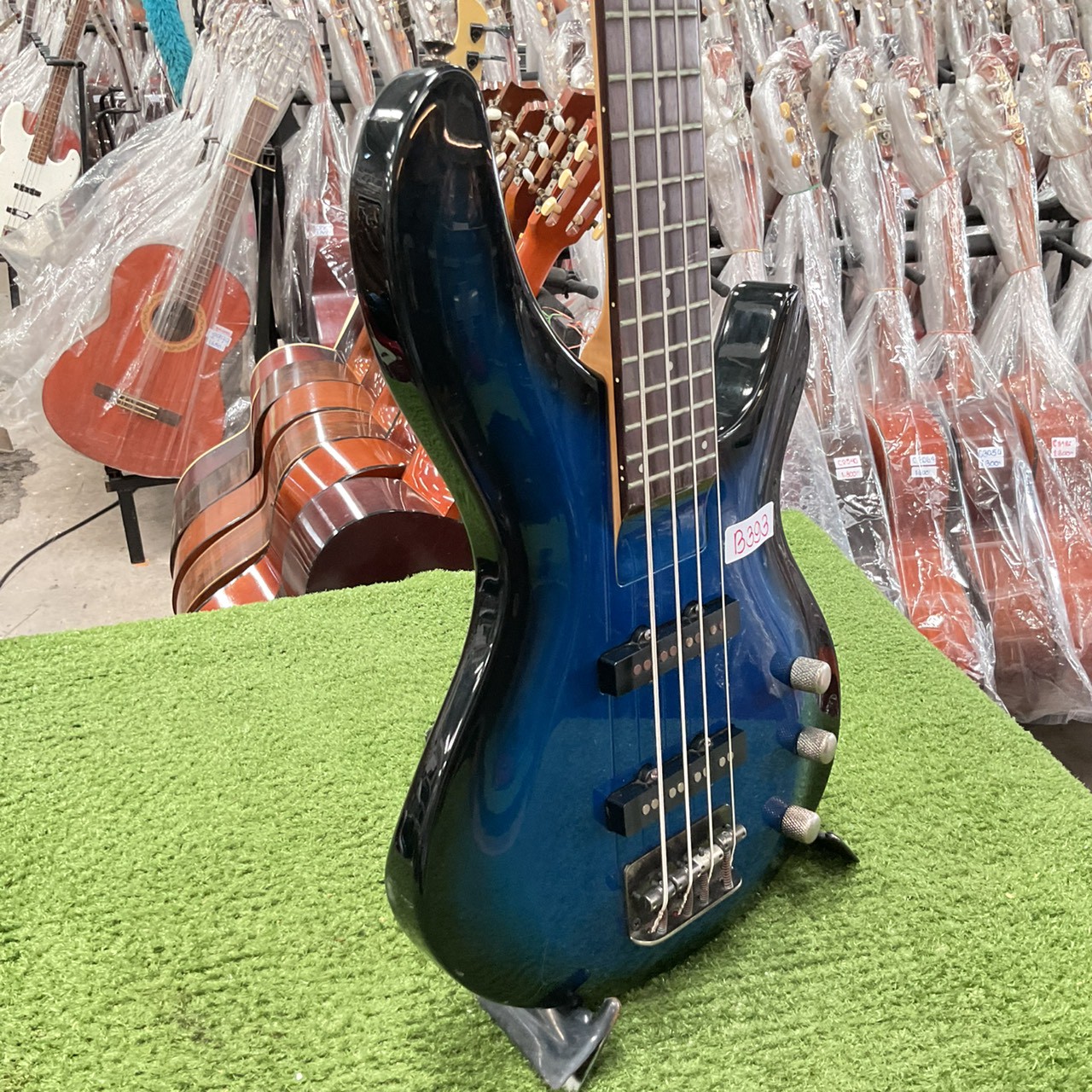 กีต้าร์เบส Aria Pro II