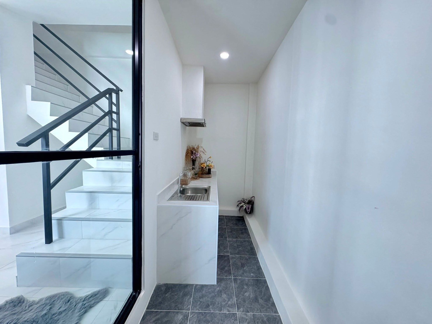 บ้านมือ1พัทยา ซอยสยามคันทรีคลับ หมู่บ้านรัตนากรวิลเลจ 17 2 ห้องนอน 3 ห้องน้ำ ทาวน์โฮม 2 ชั้น สไตล์ยุโรป