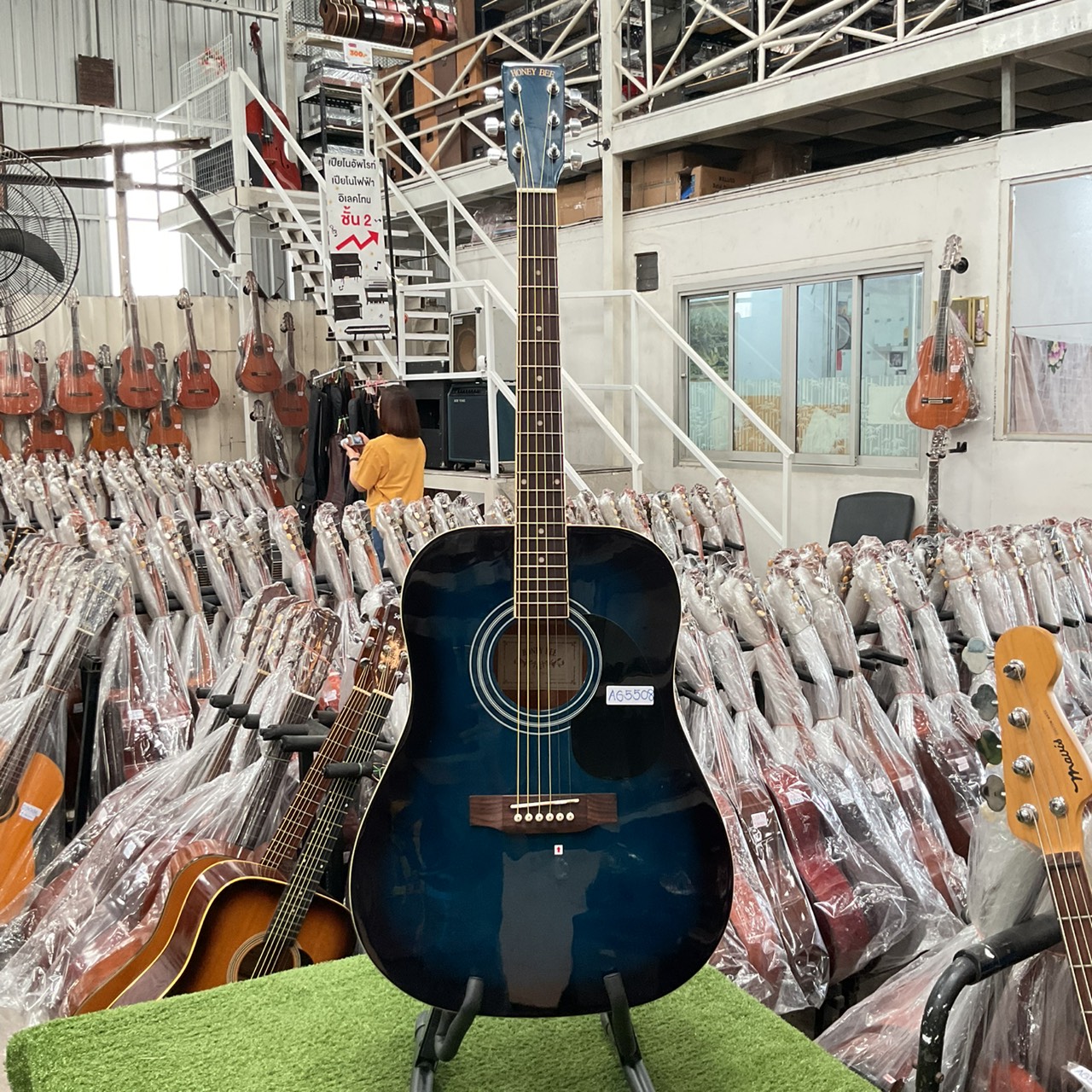 กีต้าร์โปร่ง HONEY BEE : W-15/BLS