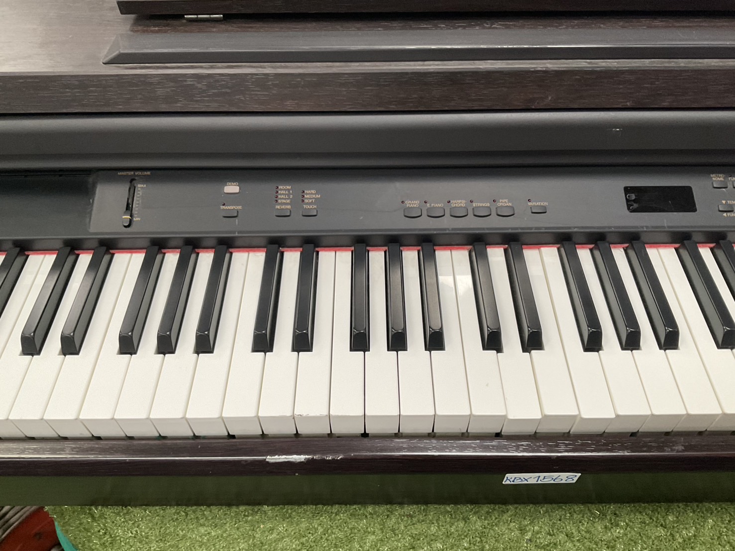 เปียโน YAMAHA : CLP-820 สินค้าไม่พร้อมใช้งาน (ต้องซ่อม)