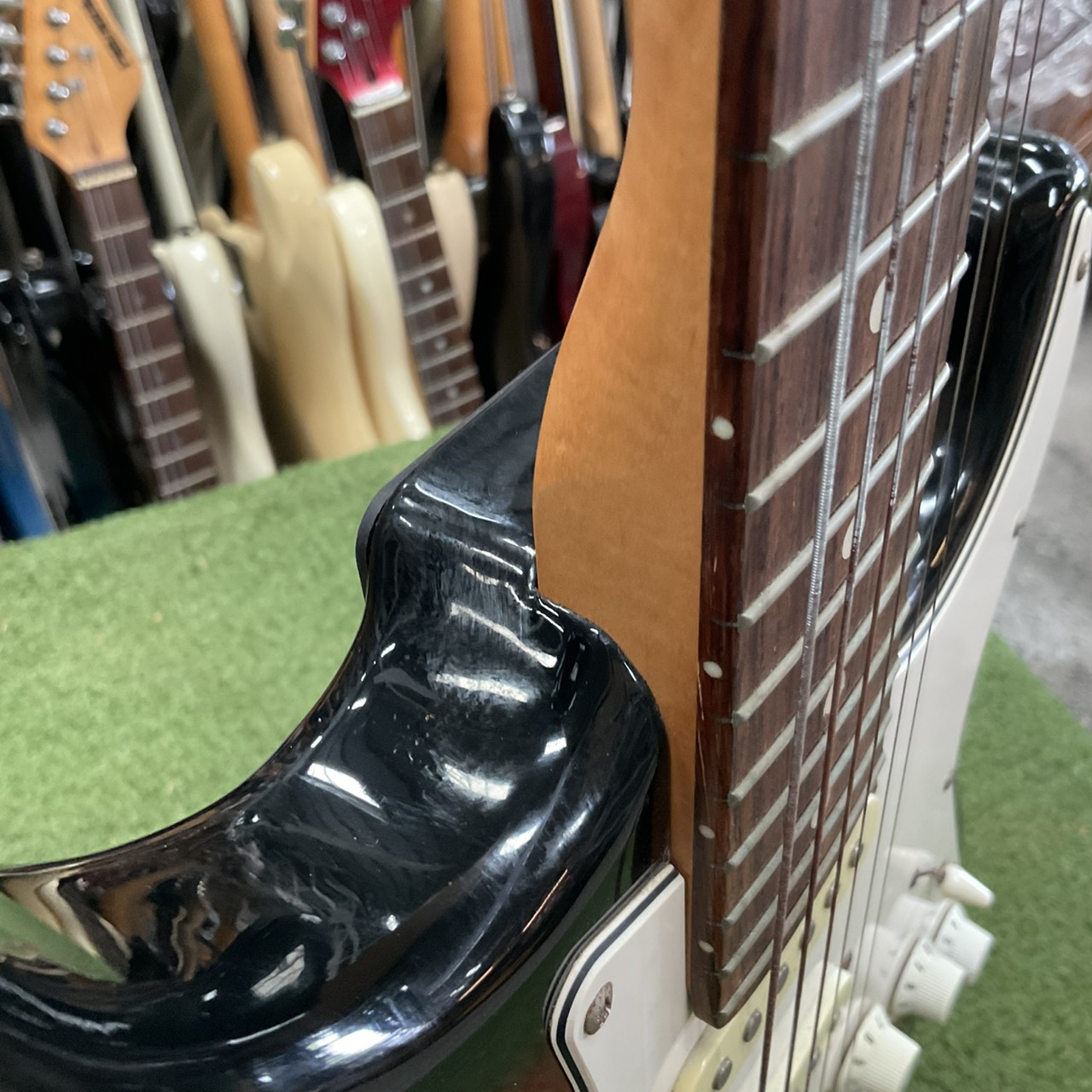 กีต้าร์ไฟฟ้า SELDER