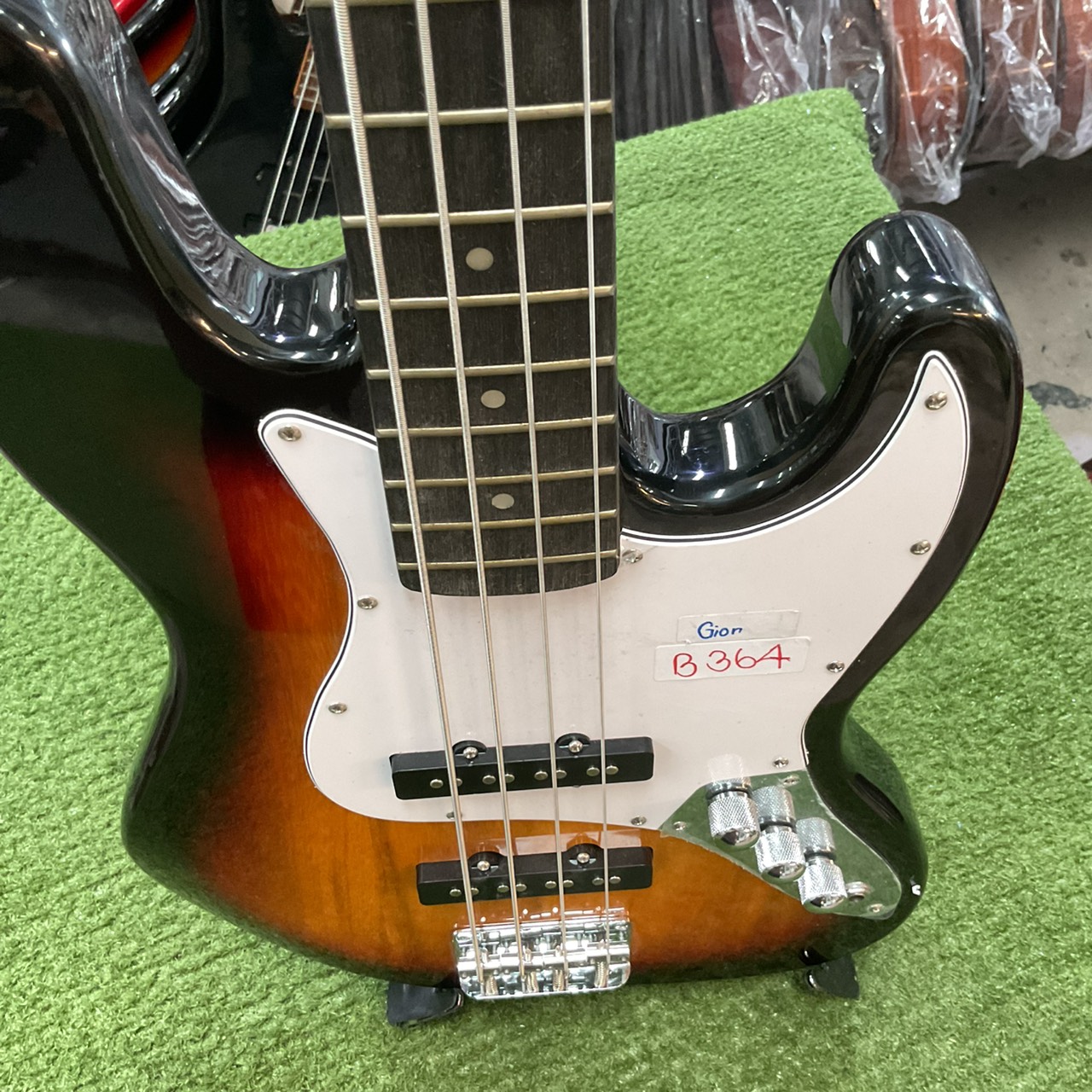 กีต้าร์เบส Sni jer (Gion)