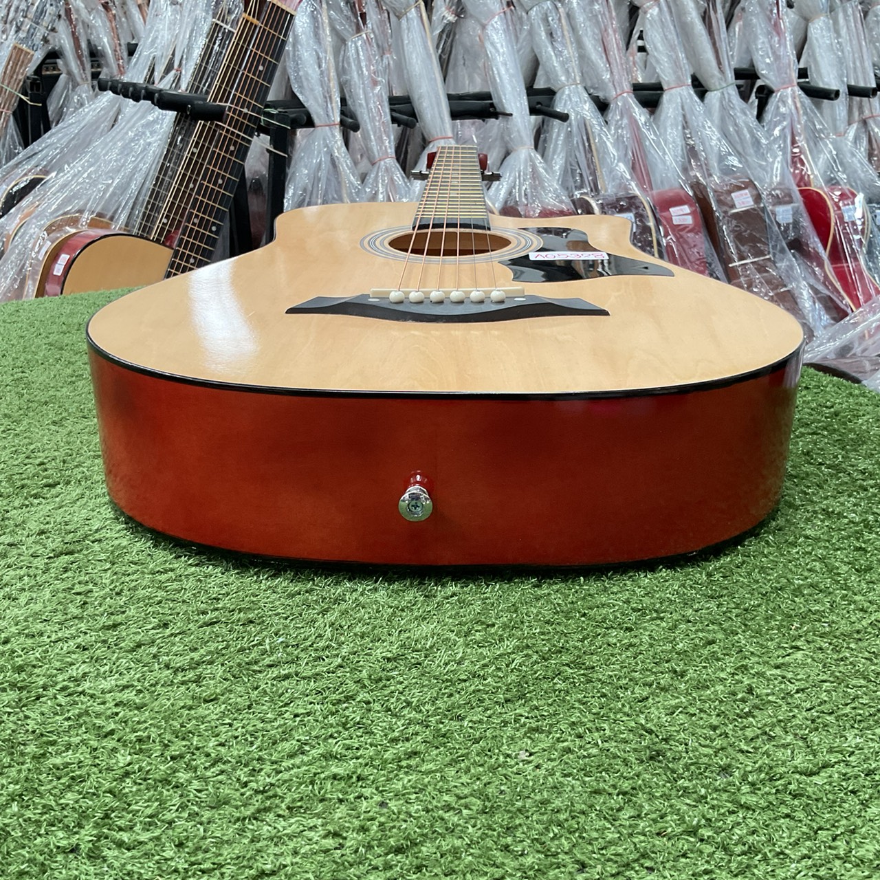 กีต้าร์โปร่ง Venkuri : FT-812