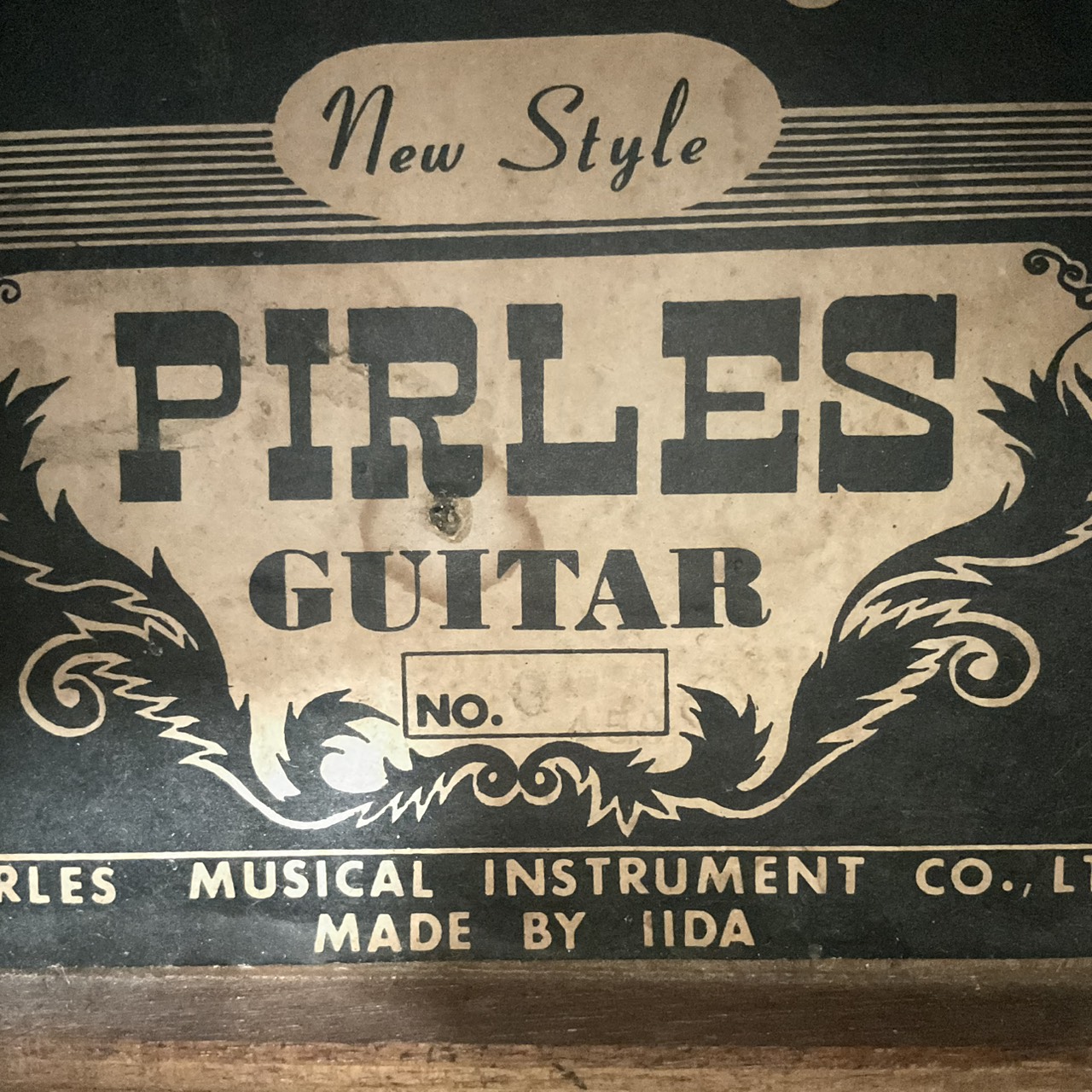 กีต้าร์คลาสสิค PIRLES