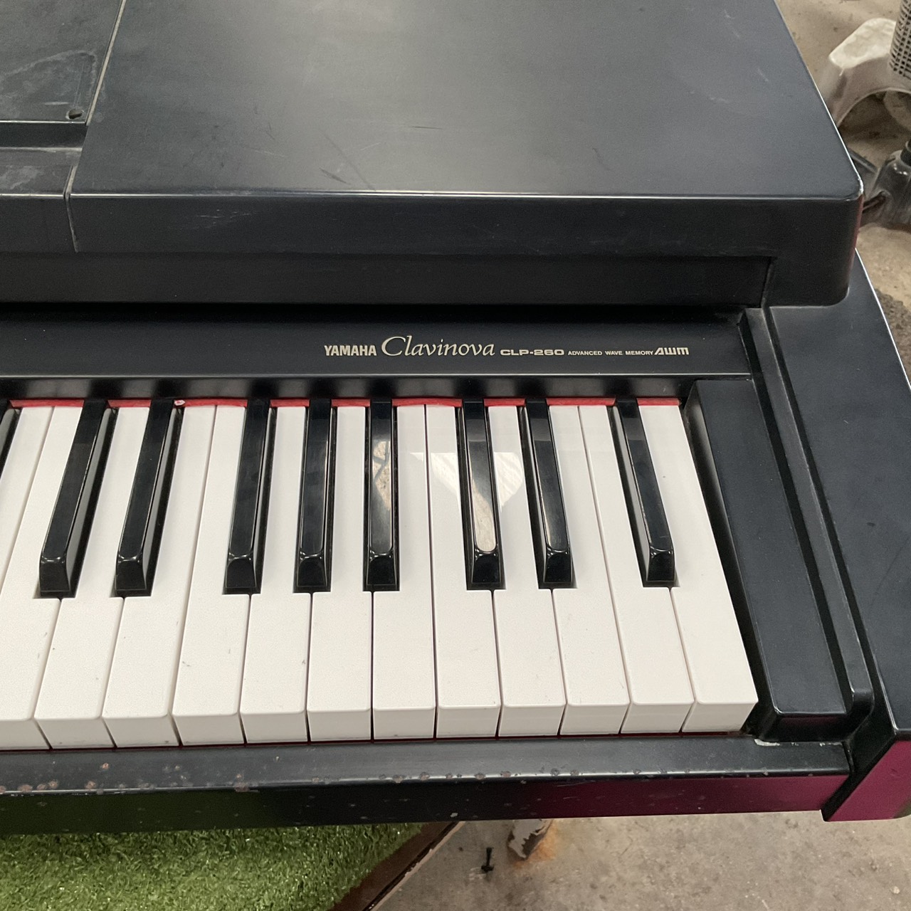 เปียโน YAMAHA : CLP-260 สินค้าไม่พร้อมใช้งาน (ต้องซ่อม)