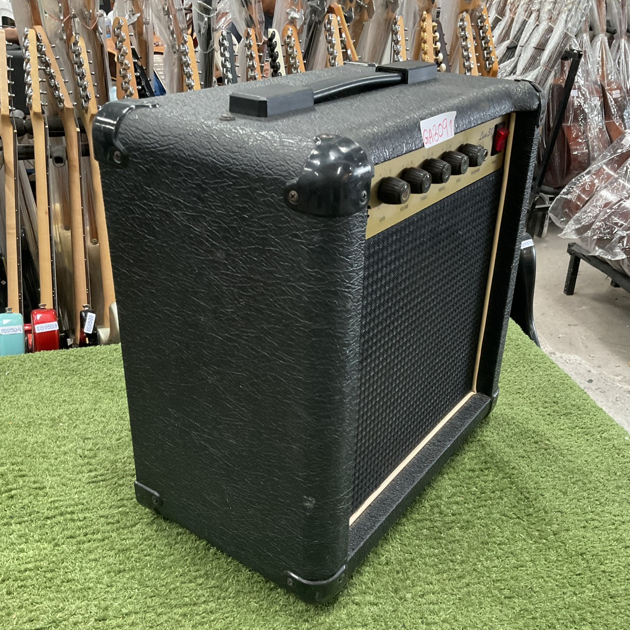 แอมป์กีต้าร์ WASHBURN : Live30