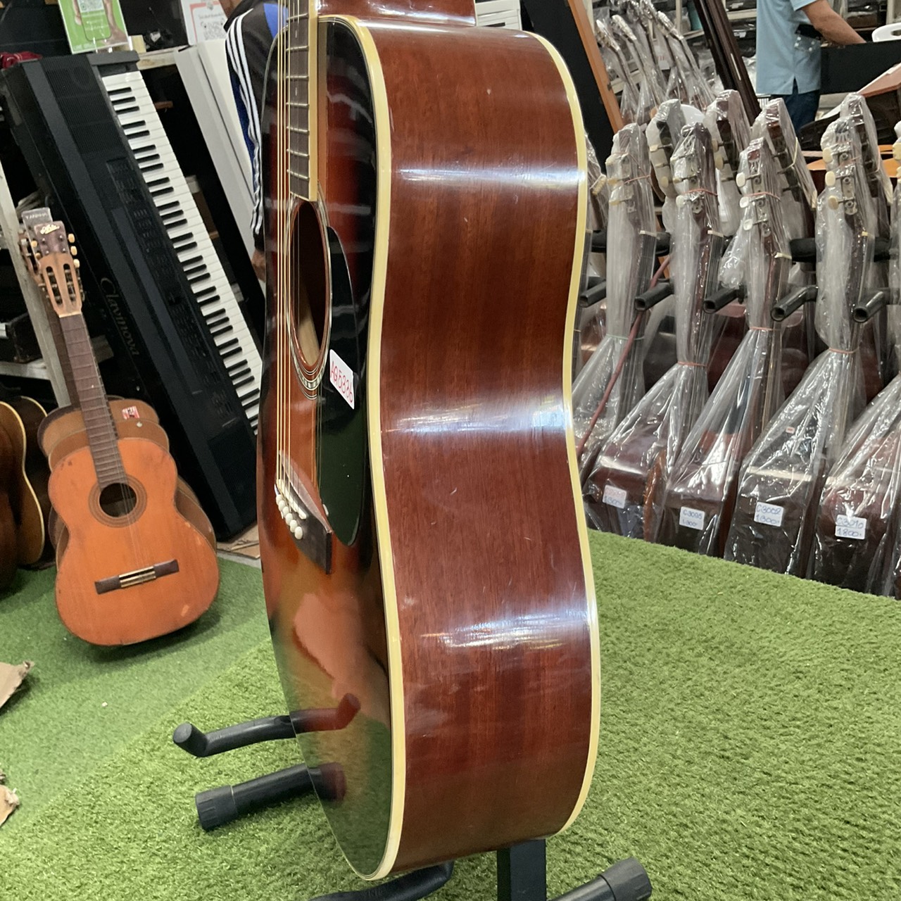 กีต้าร์โปร่ง Legend : WG-20 BS