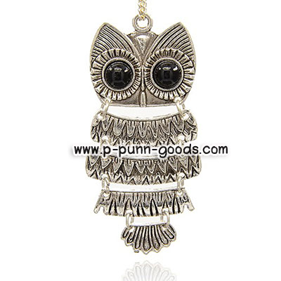 จี้ห้อยนกฮูก สีเงินโบราณ ดวงตาพลอยเรซินสีดำ (69x34 มม)