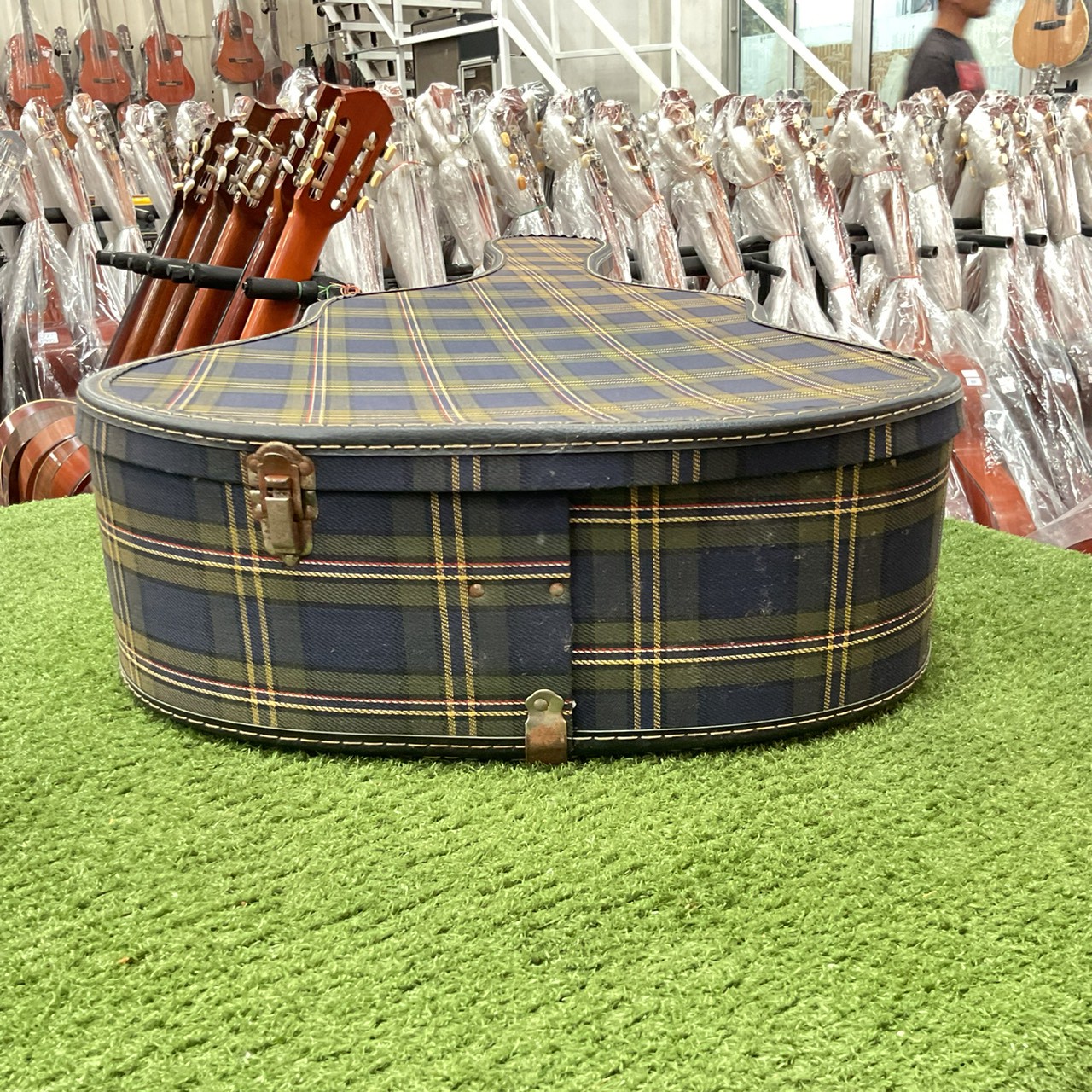 กล่องเคสกีต้าร์โปร่ง