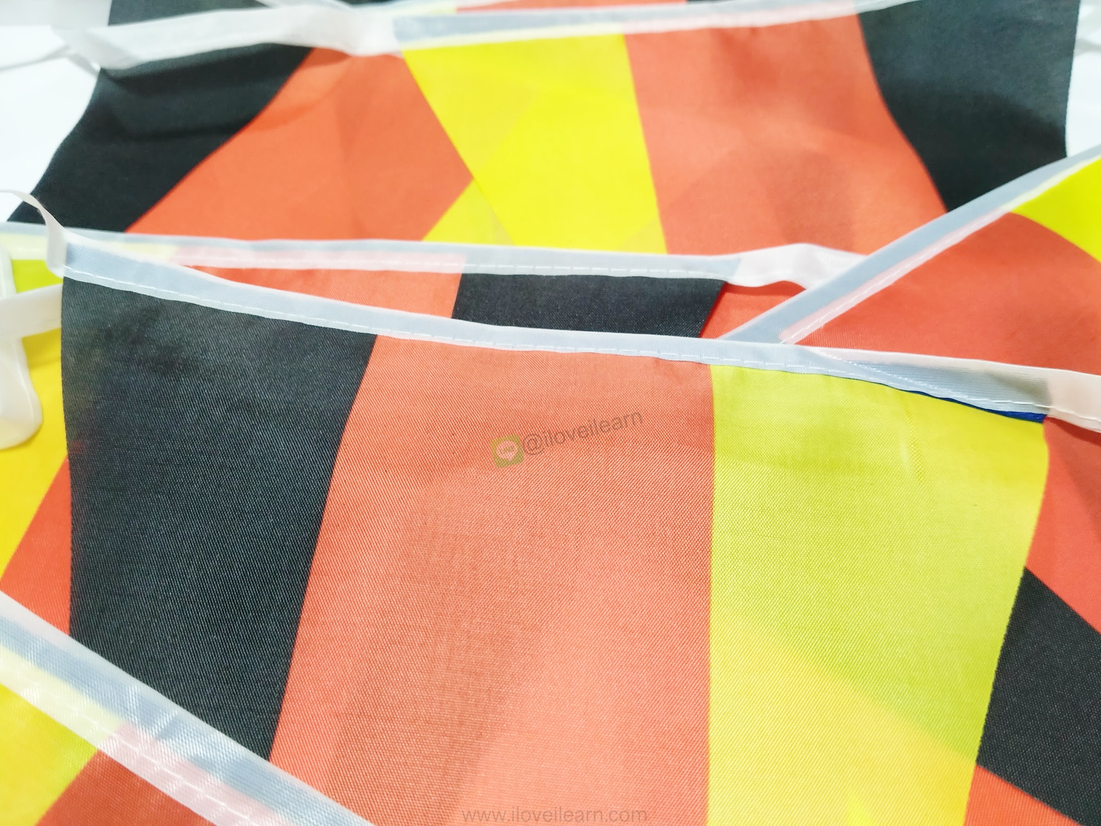 ธงชาติเยอรมนี (ธงราวเยอรมนี แบบสามเหลี่ยม) Germany Flag Small Flag Decoration ธงชาติเยอรมัน ธงชาติประเทศเยอรมนี สำหรับประดับตกแต่งในงาน ตกแต่งสถานที่ ราคาถูก