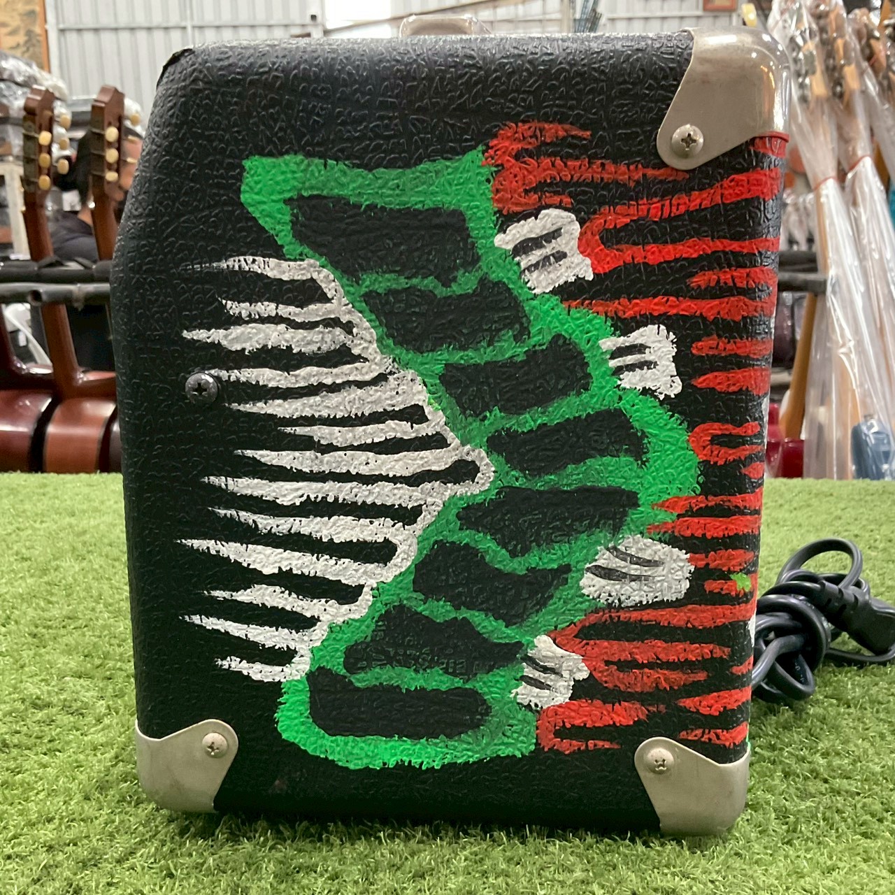 แอมป์กีต้าร์ Fender : DiCE