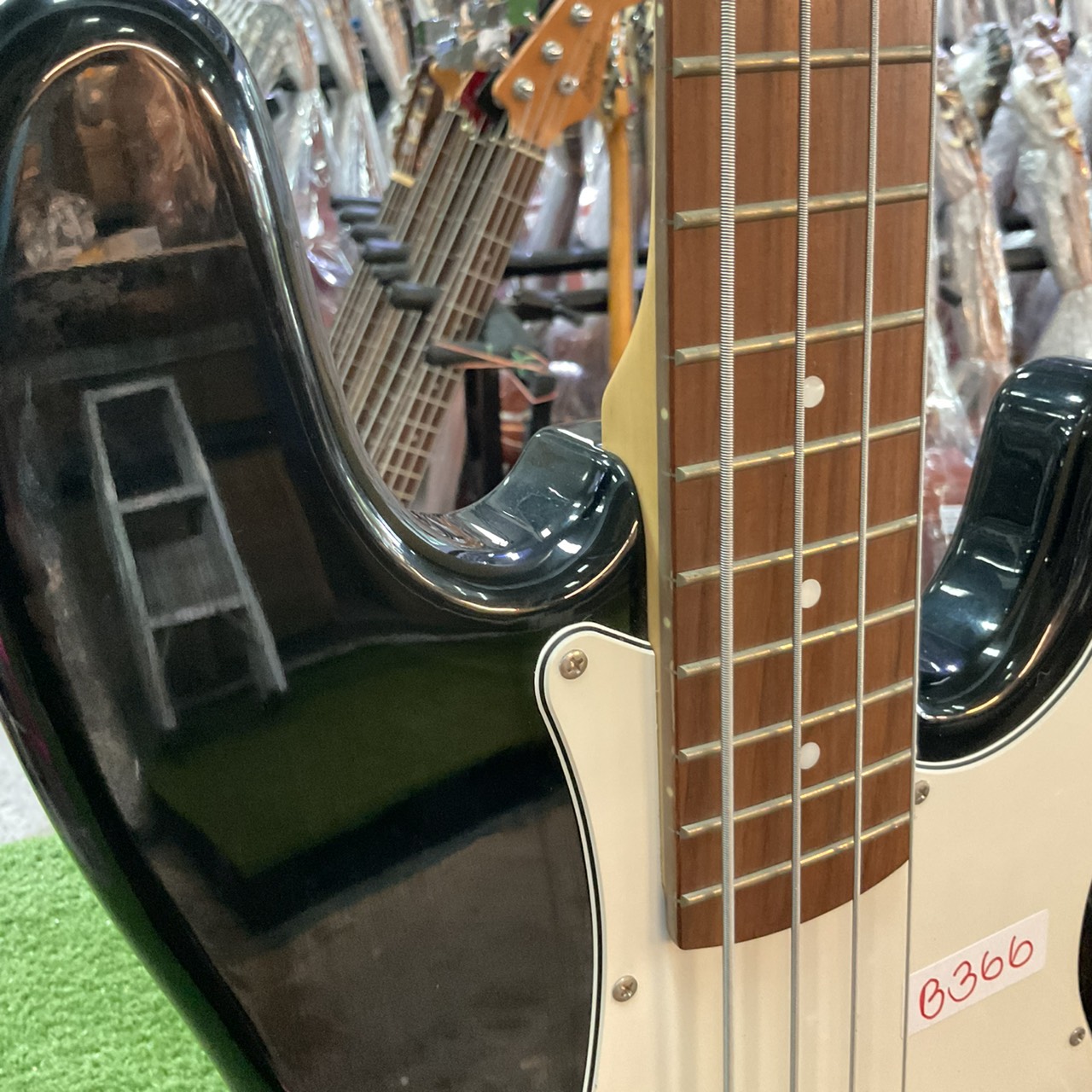 กีต้าร์เบส SELDER