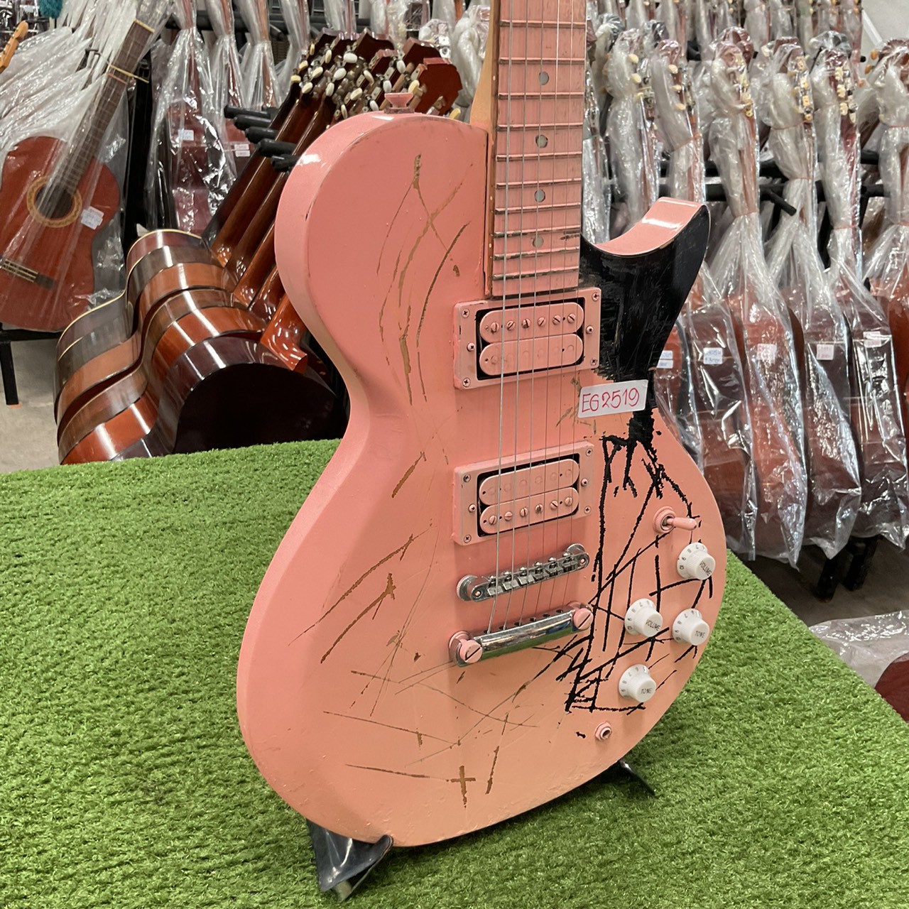 กีต้าร์ไฟฟ้า Burny