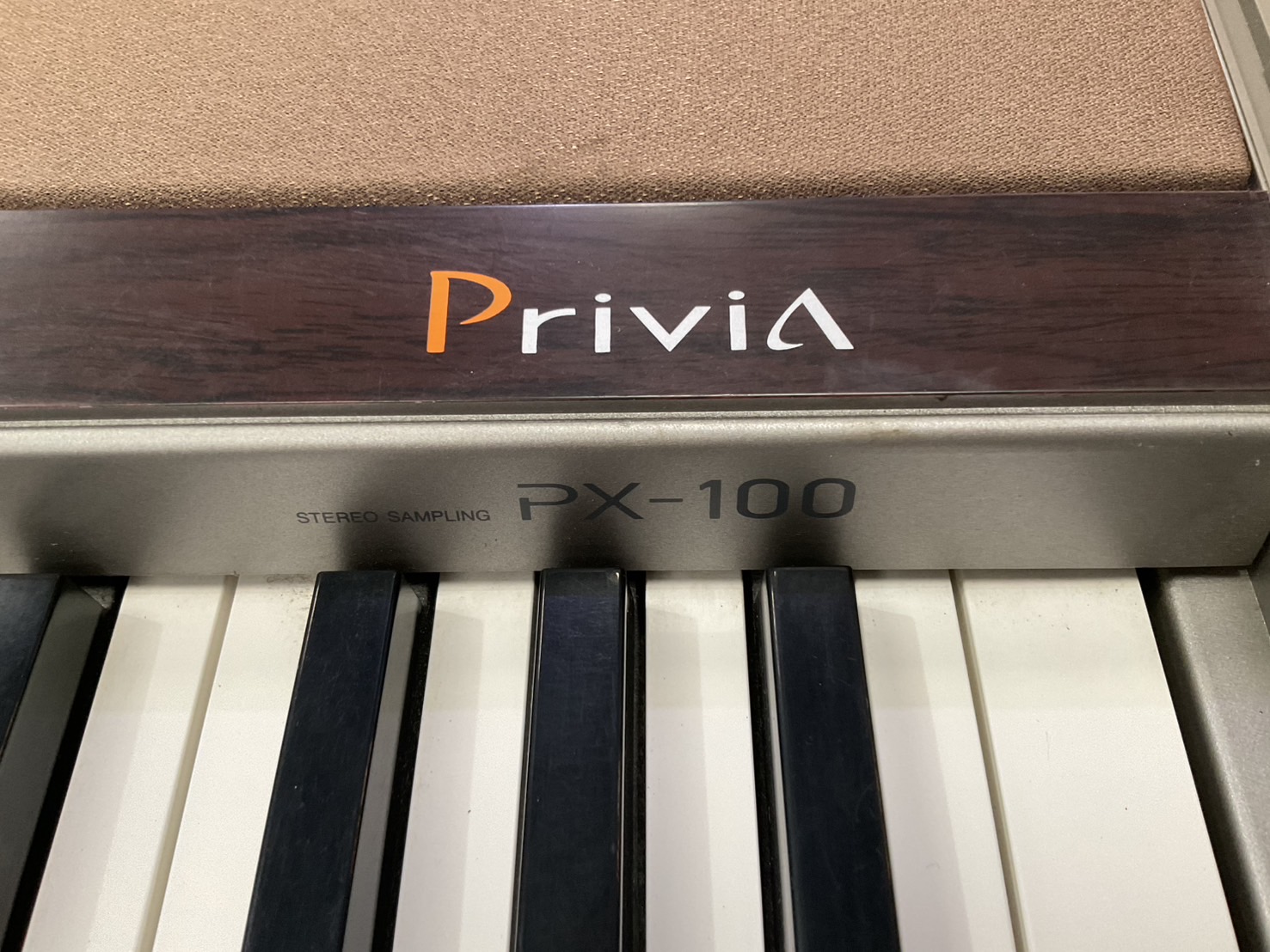 เปียโน CASIO : PX-100 สินค้าไม่พร้อมใช้งาน (ต้องซ่อม)