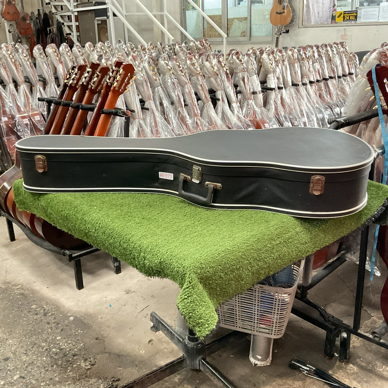 กล่องเคสกีต้าร์โปร่ง