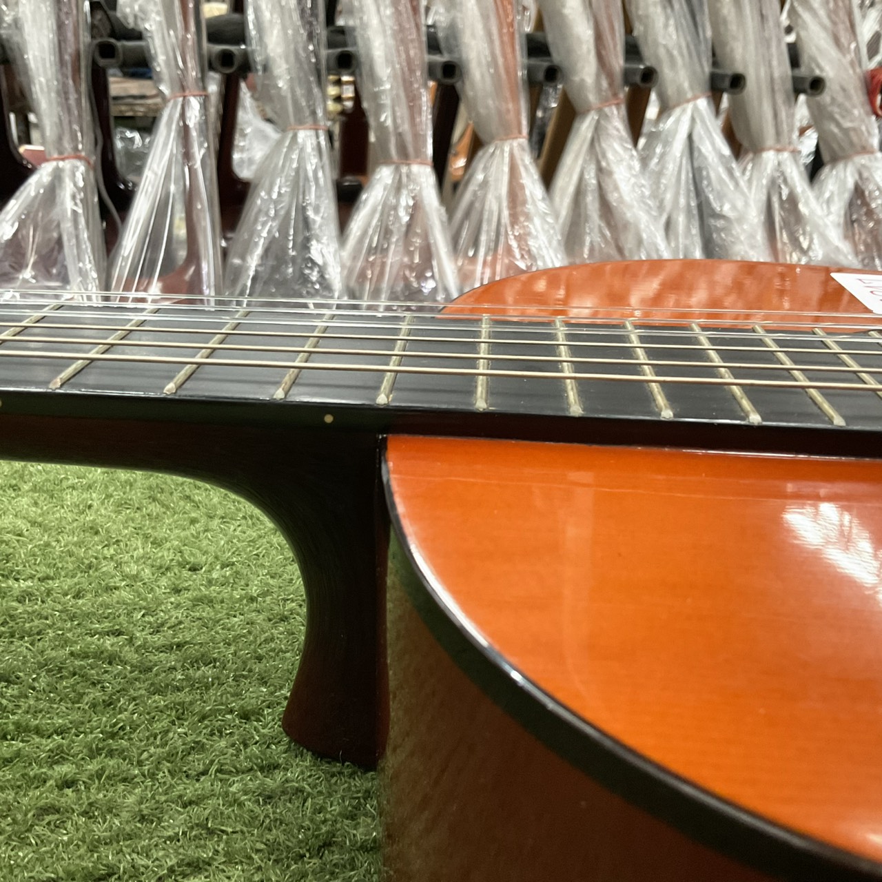 กีต้าร์คลาสสิค Valencia : CG-170