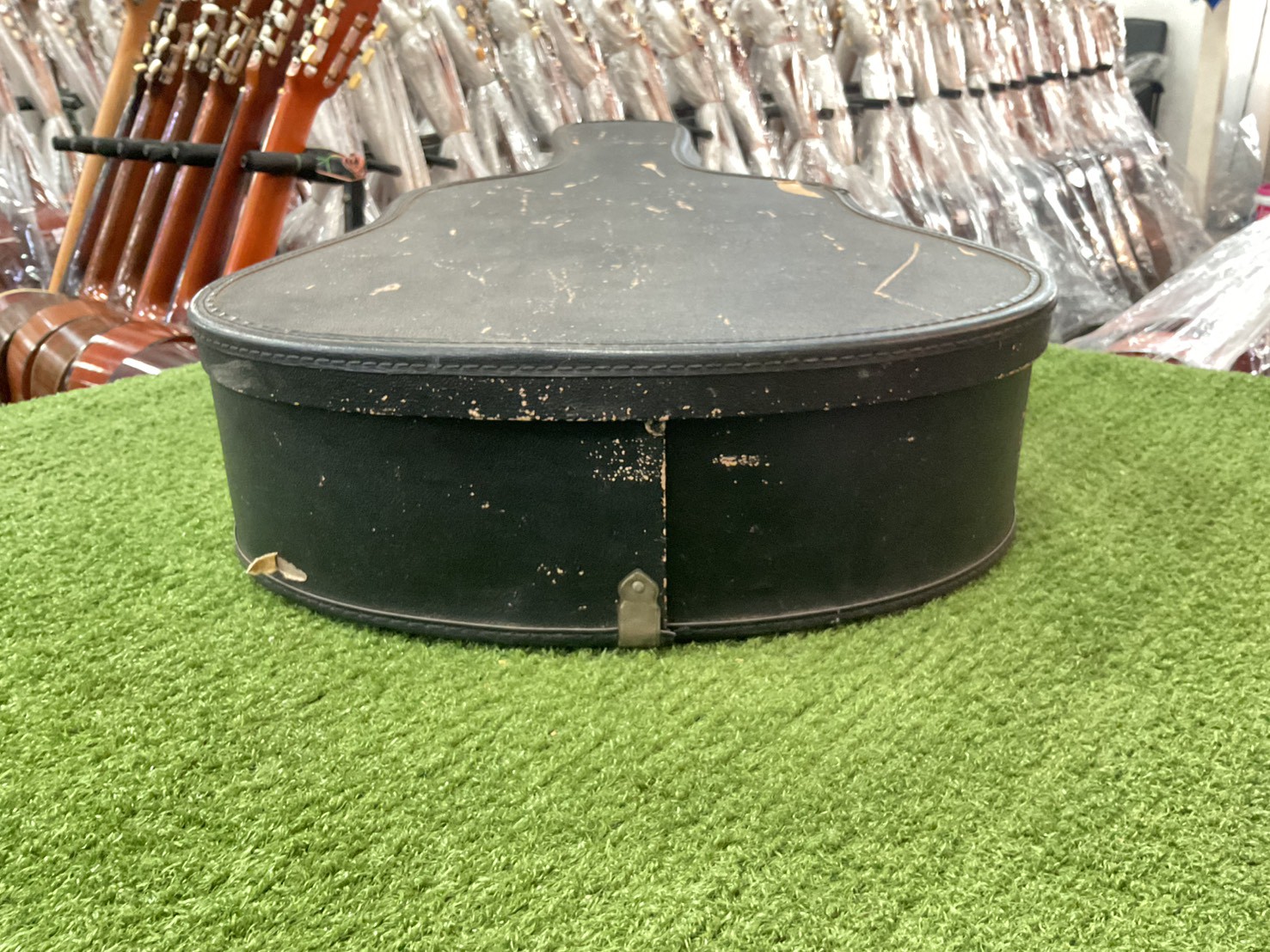 กล่องเคสกีต้าร์คลาสสิค