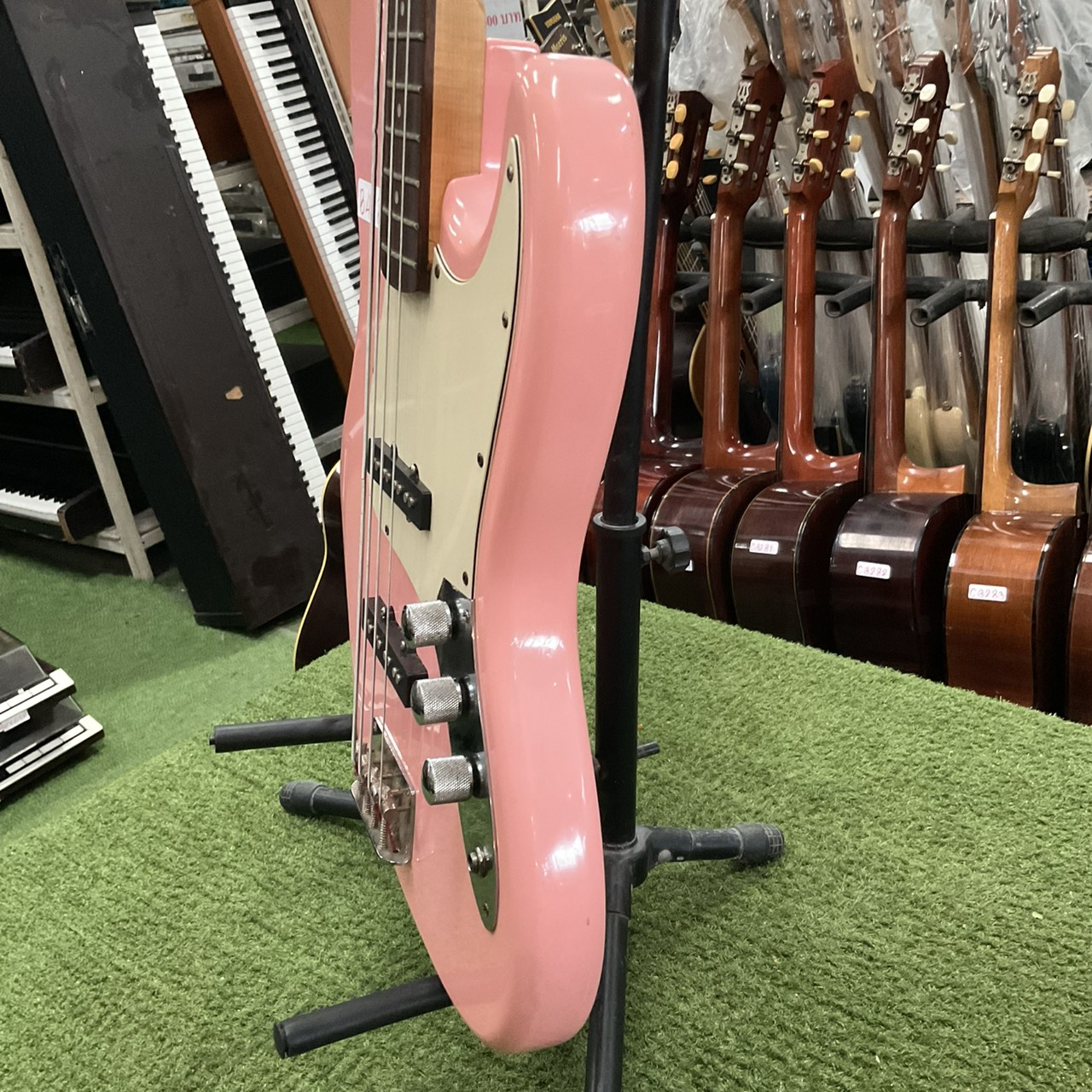 กีต้าร์เบส PhotoGenic