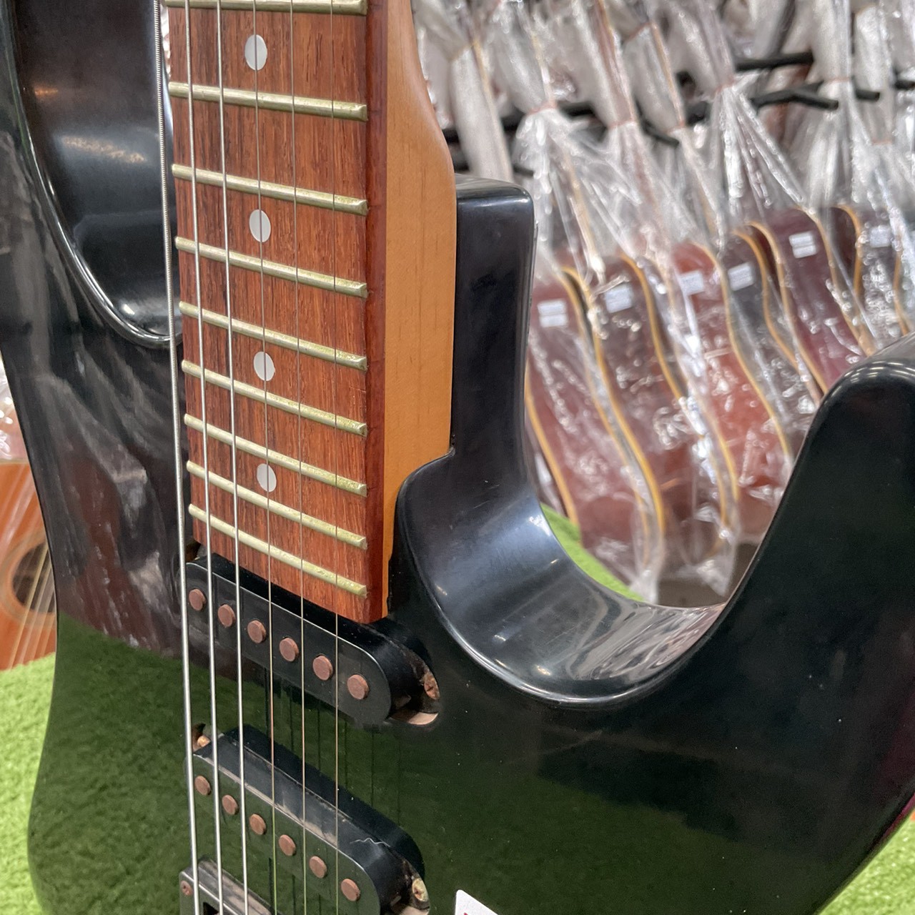 กีต้าร์ไฟฟ้า Bill's Brothers