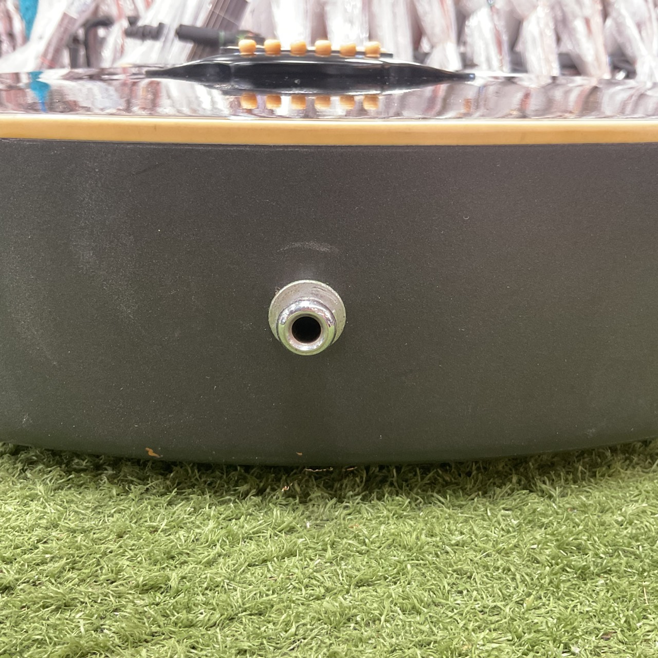 กีต้าร์โปร่งไฟฟ้า YAMAHA : APX-6S