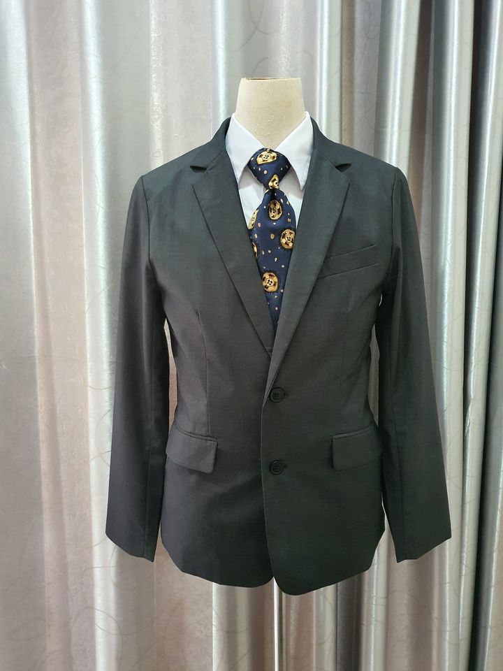 Suit0013 เสื้อสูท นำเข้า มือสอง สีเทาเข้ม Reshell อก 36 นิ้ว