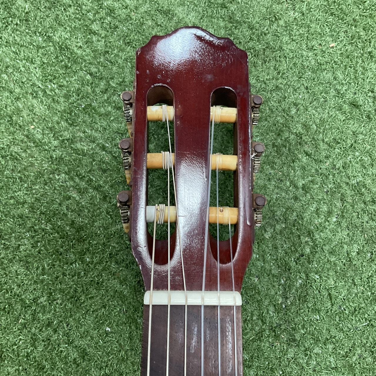 กีต้าร์คลาสสิค ISUMI : No.100