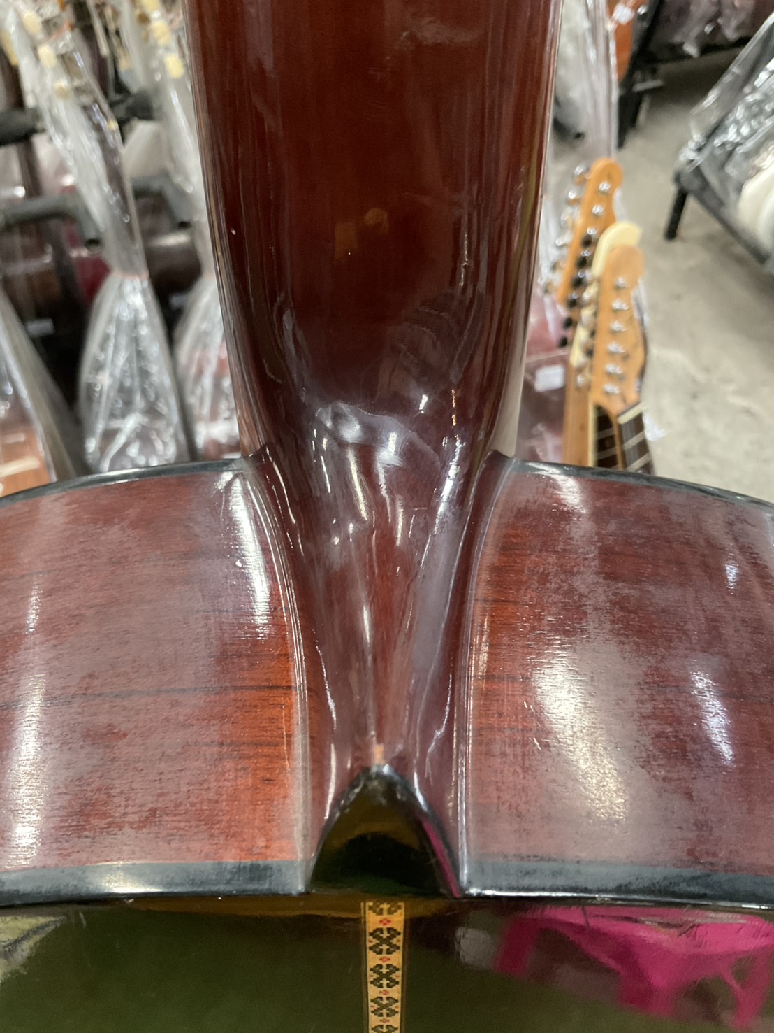 กีต้าร์คลาสสิค CLARK GUITAR : NO.10