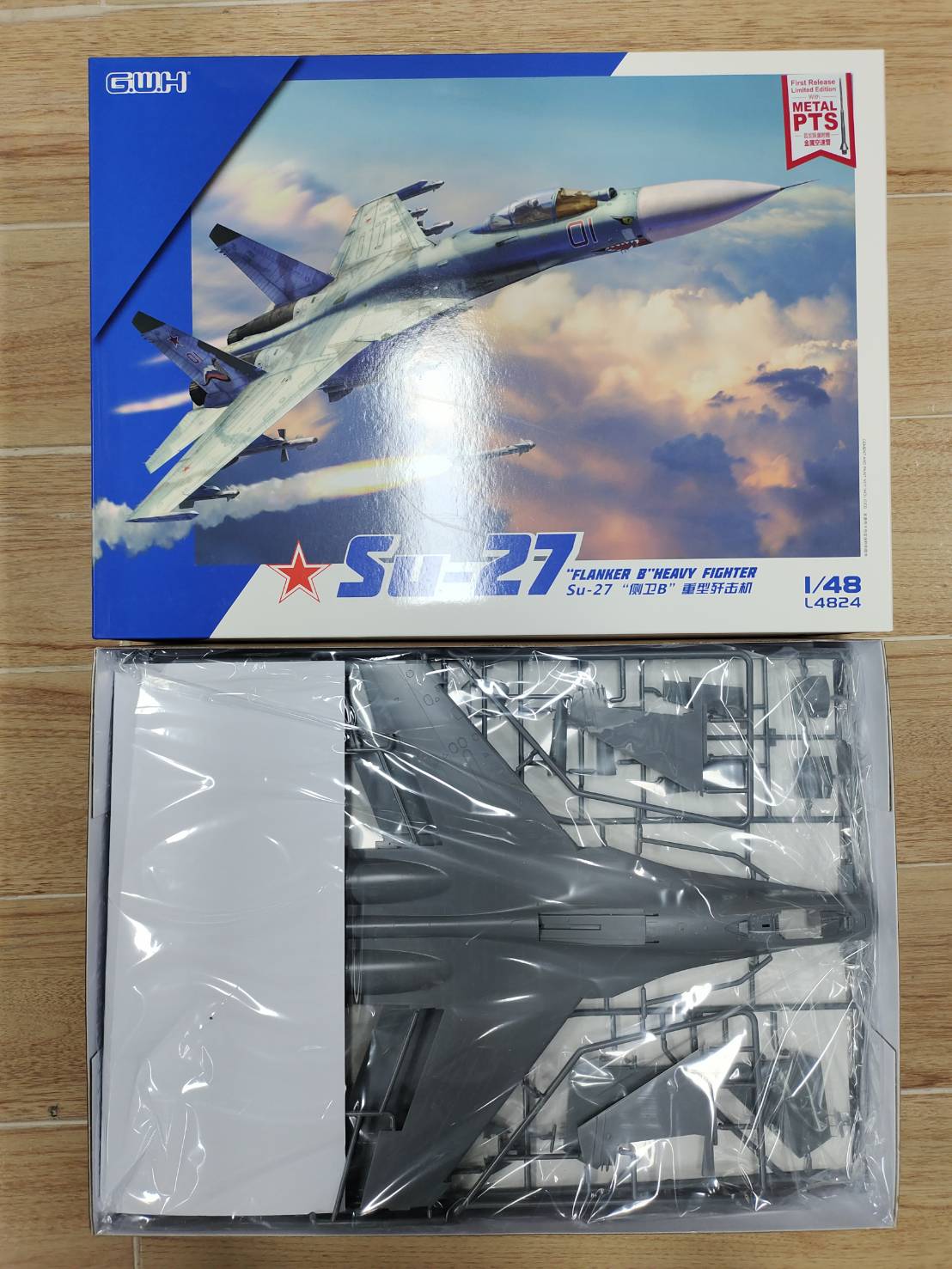 โมเดลเครื่องบิน Great Wall Hobby 1/48 L4824 Su-27 "Flanker B" Heavy Fighter