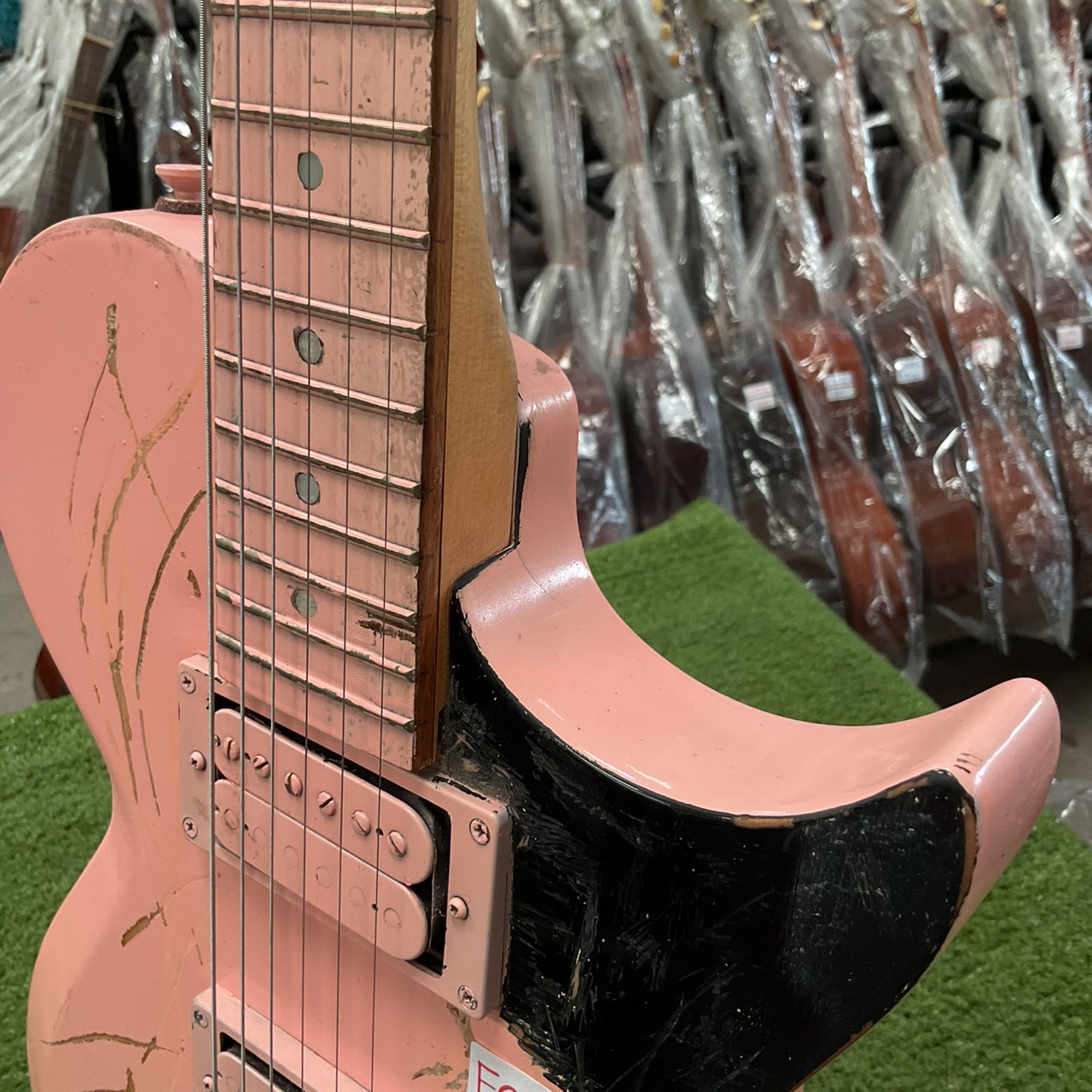 กีต้าร์ไฟฟ้า Burny