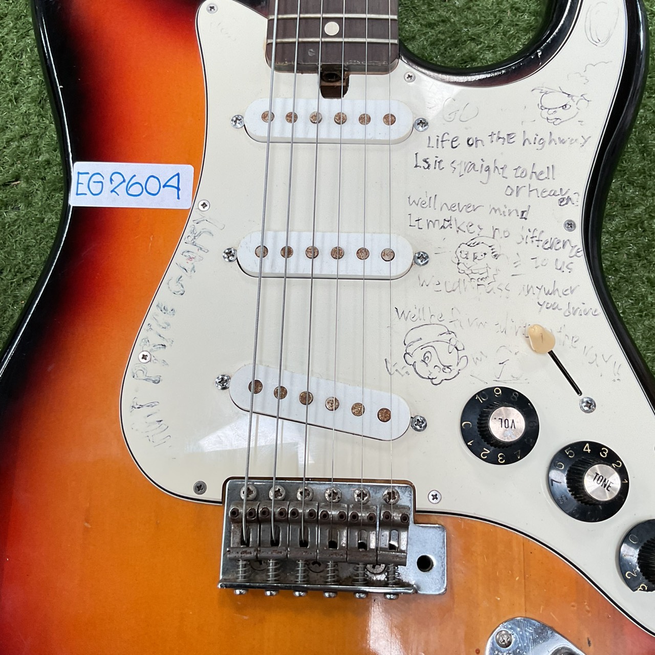 กีต้าร์ไฟฟ้า HOLLY : SPLENDOR