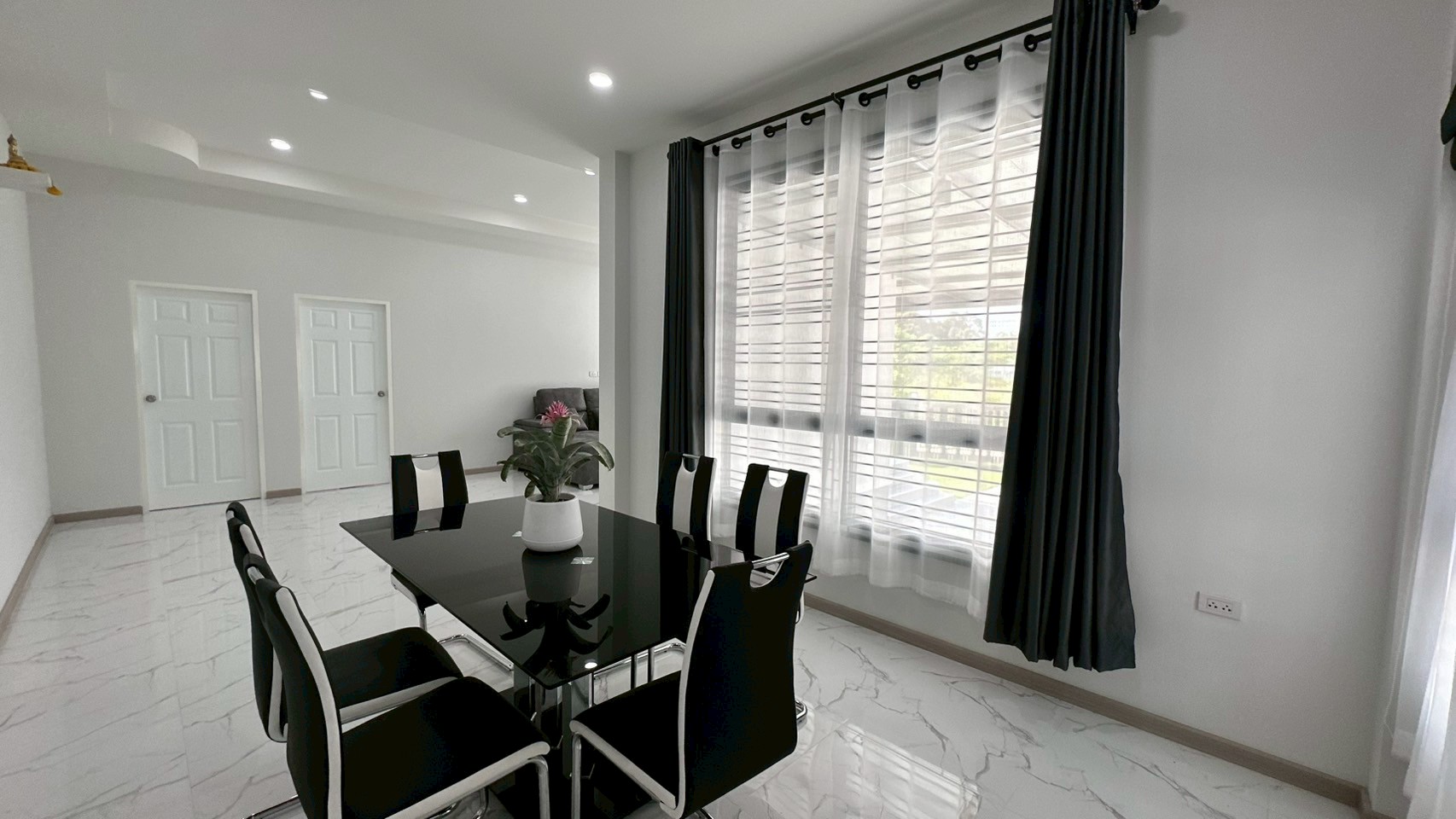 บ้านเช่าพัทยา หนองปลาไหล 3 ห้องนอน 3 ห้องน้ำ บ้านใหม่ ตกแต่งพร้อมอยู่ สวยมาก