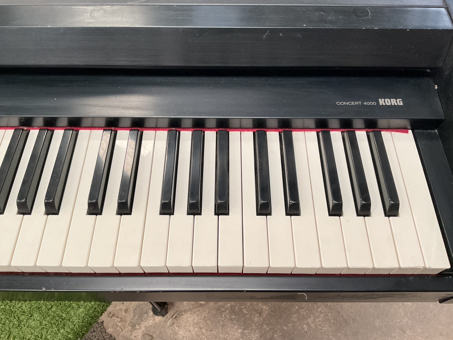 เปียโน KORG : C-4000 สินค้าไม่พร้อมใช้งาน (ต้องซ่อม)