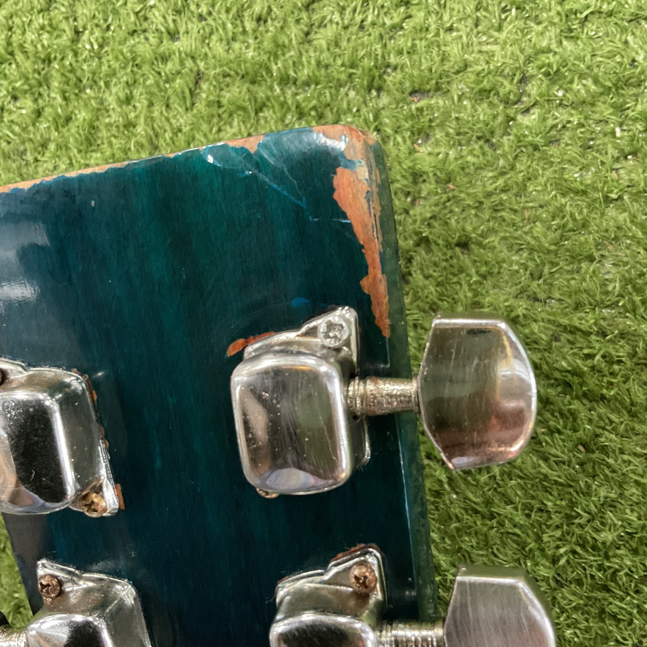 กีต้าร์โปร่งไฟฟ้า Mavis