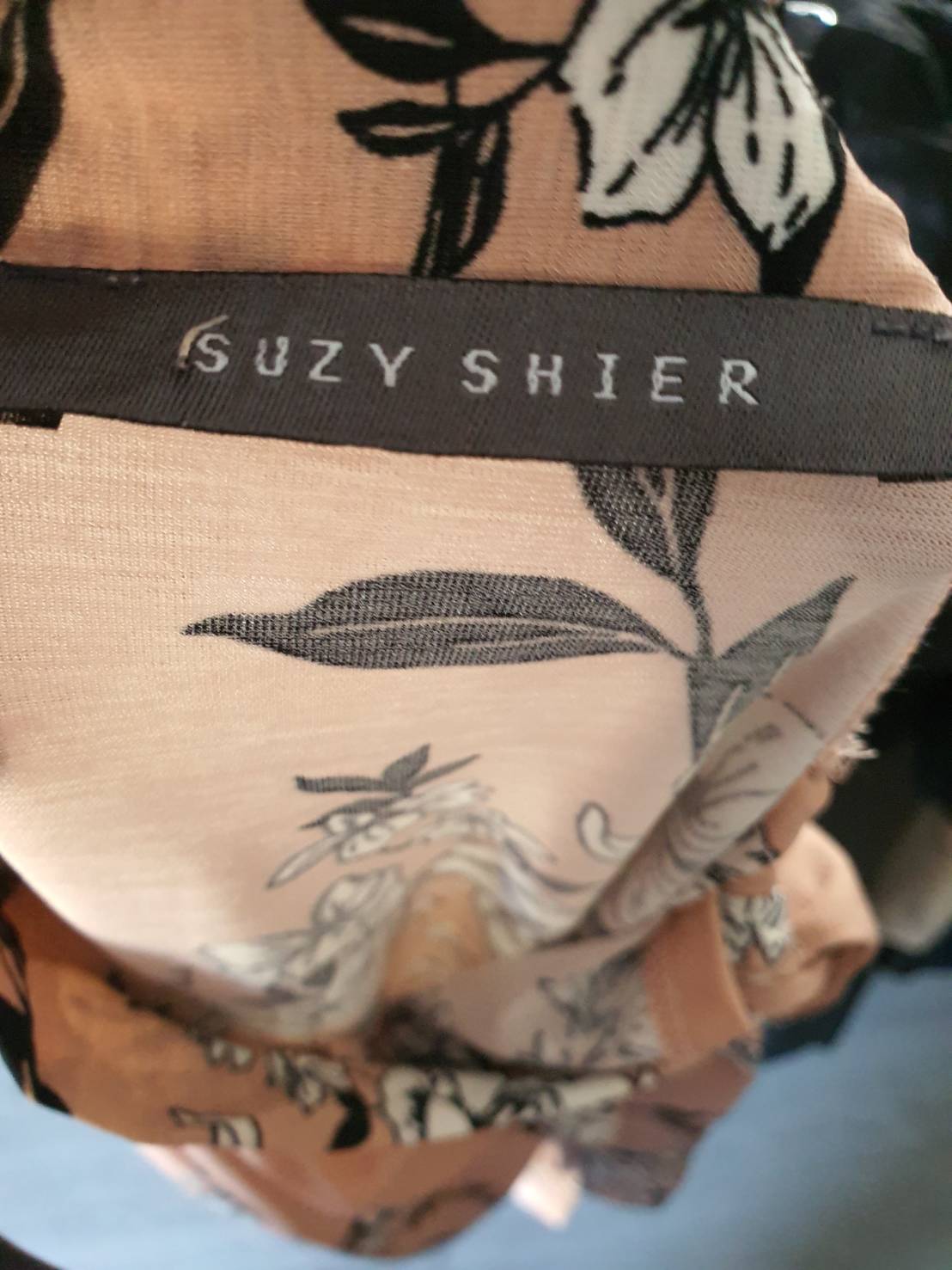 FF05160 เสื้อผ้ามือสอง สีโอรส แบรนด์ SUZY SHIER อก 33-36 นิ้ว
