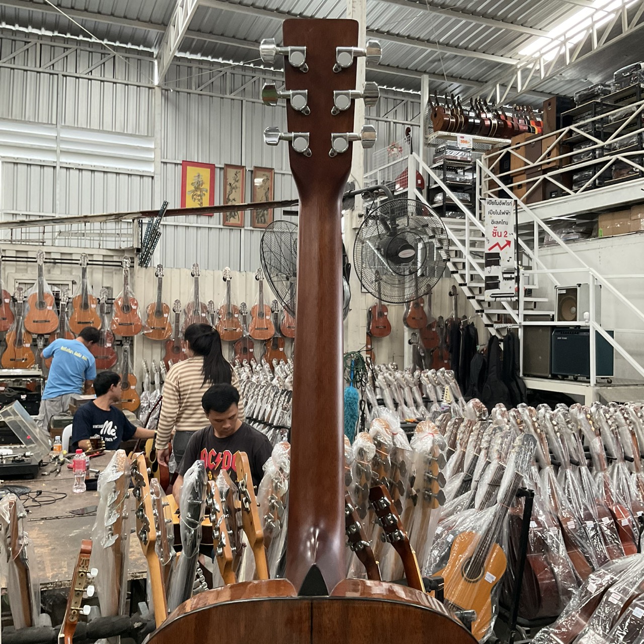 กีต้าร์โปร่ง Morris : MF-208