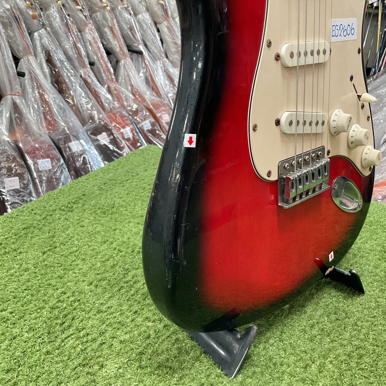 กีต้าร์ไฟฟ้า Mavis